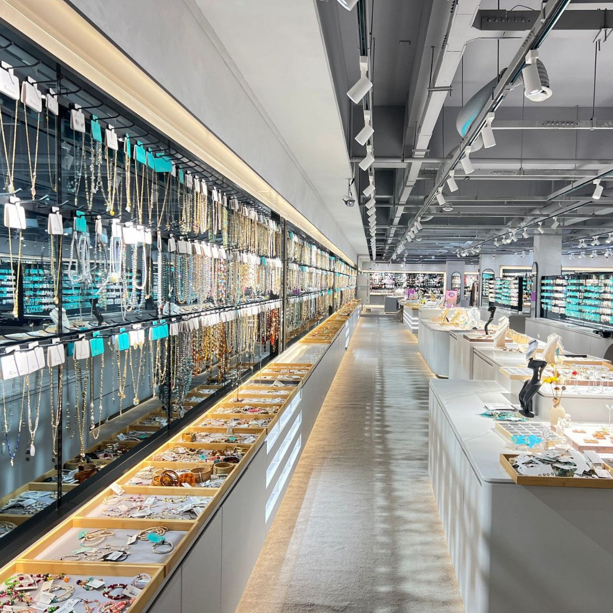 Wholesale High-end Square Earrings