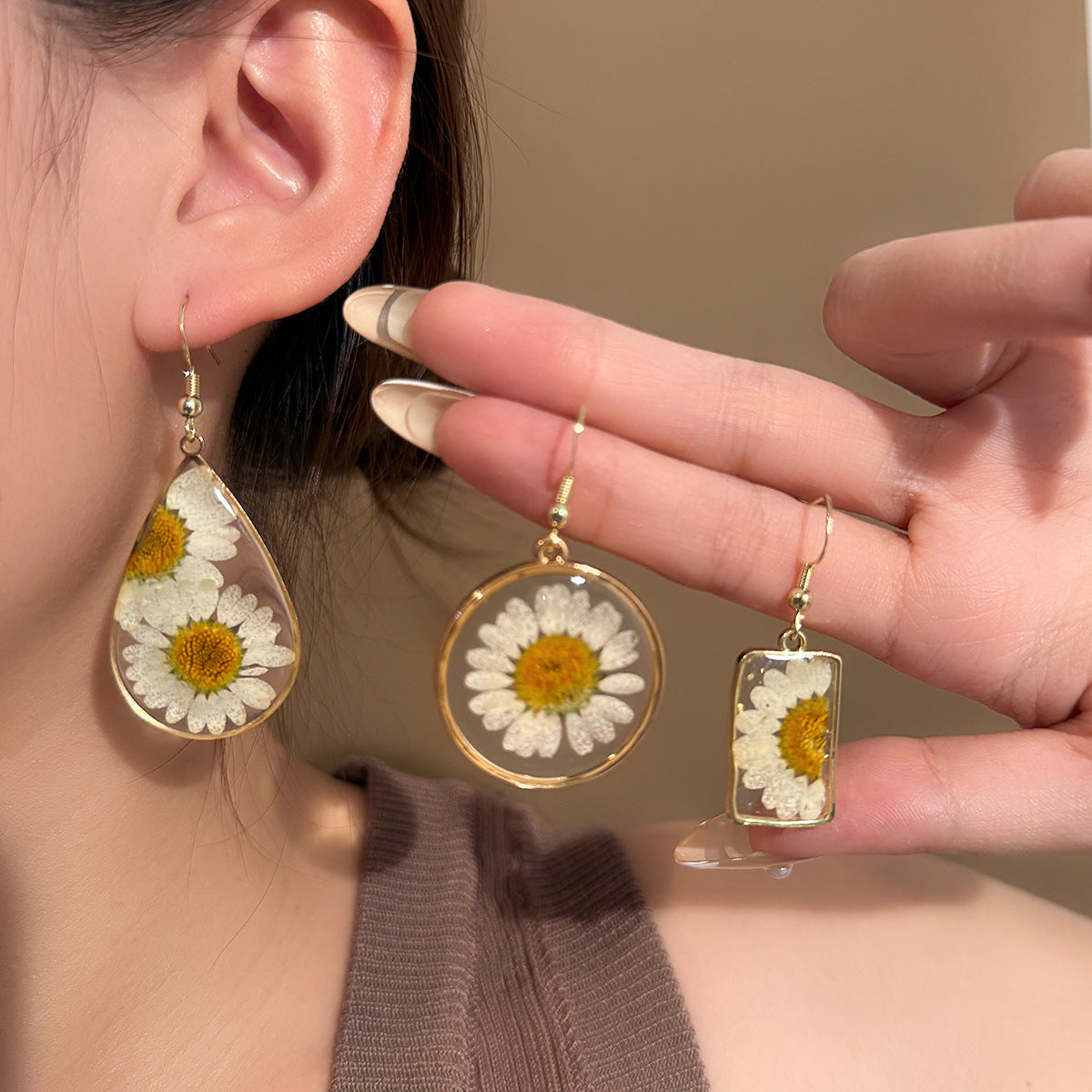 Wholesale Stylish Resin Earrings Pastoral Dried Flower Boutique Resale Fashion Accessory