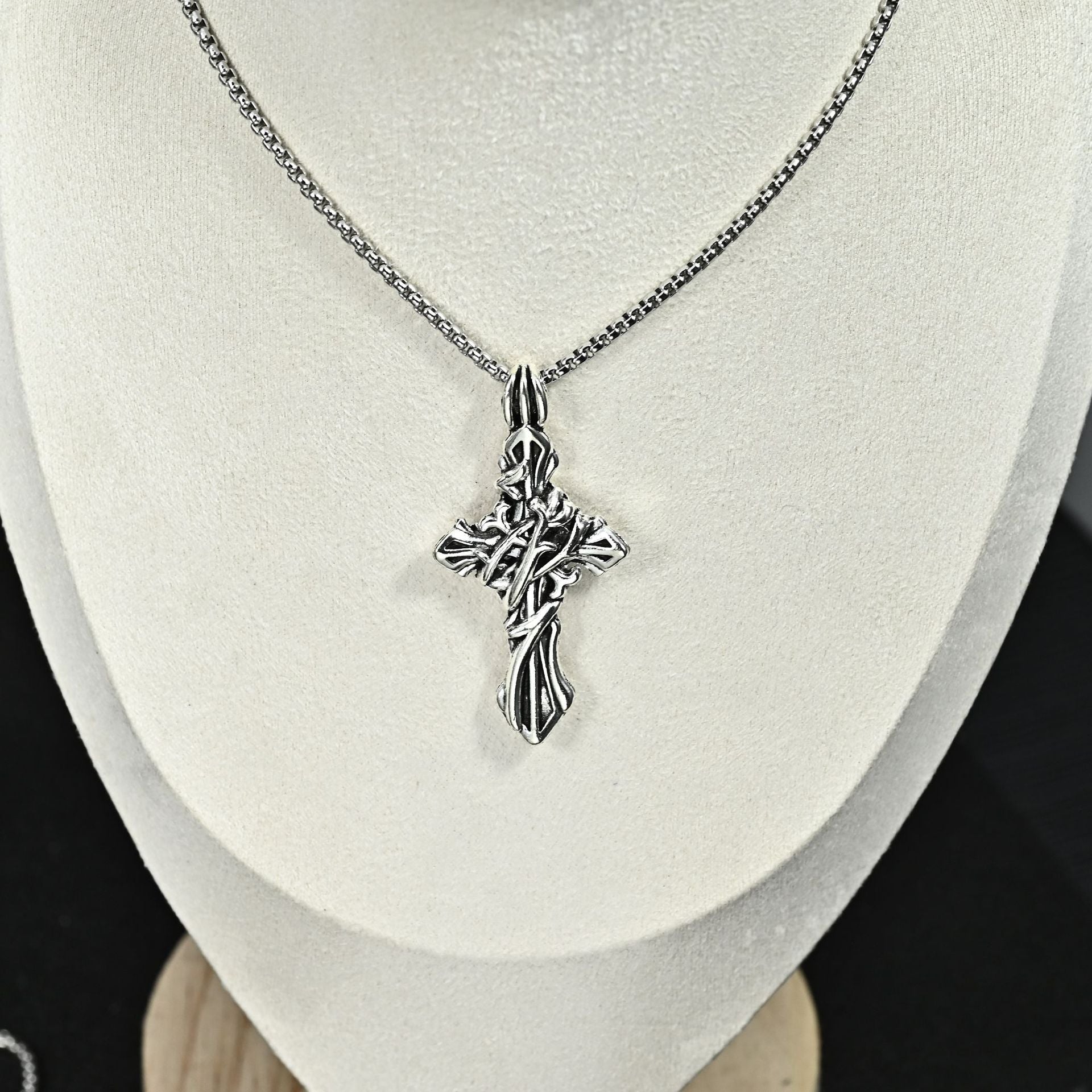 Wholesale Retro Vintage Cross Pendant Necklace For Men Stainless Steel Long Chain Chic Fashion Jewelry Accessory Gift
