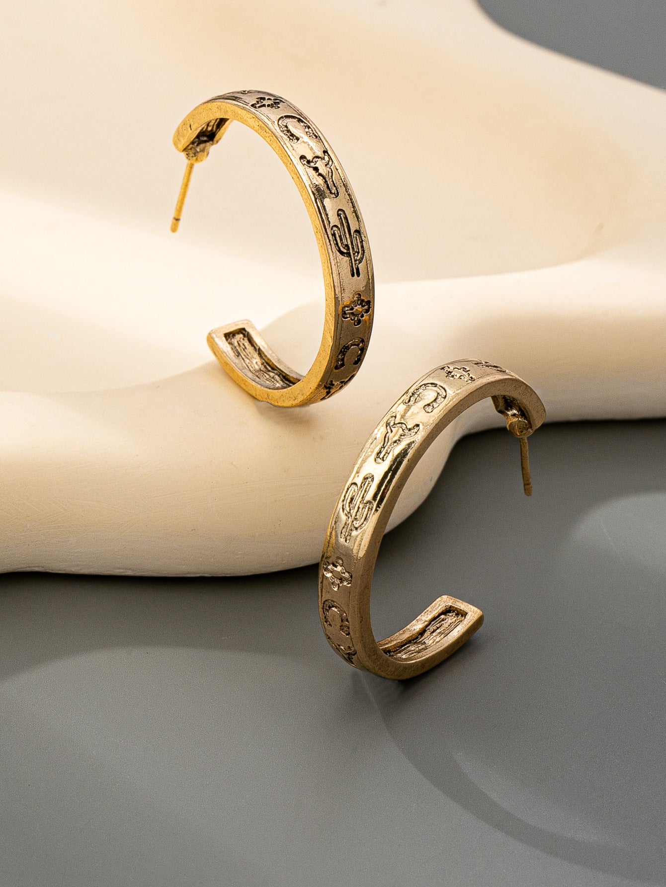 Wholesale Retro Western Style C-Shaped Earrings