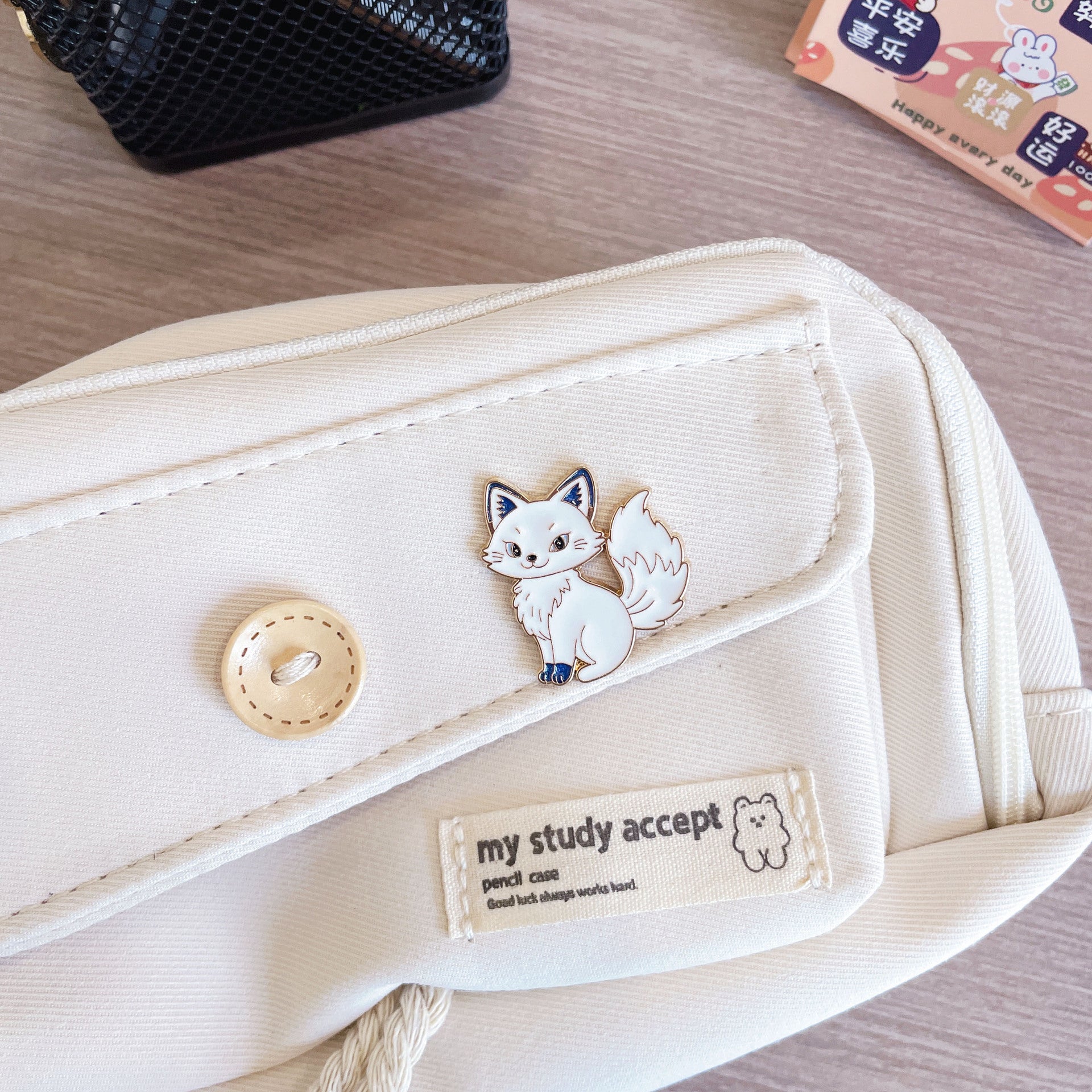 Wholesale  cartoon Japanese style little fox metal badge pin pendant