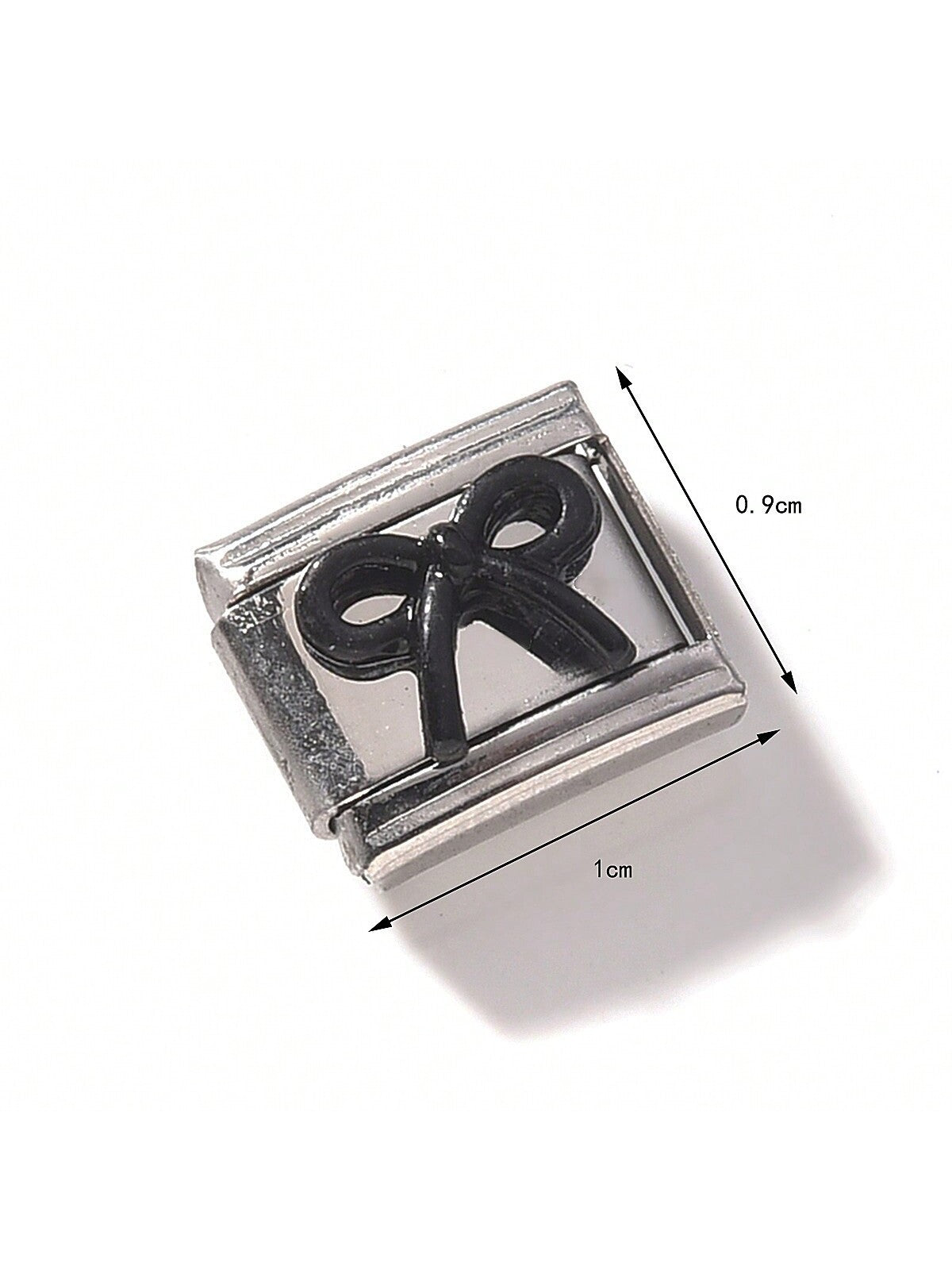 dxx-img:9737bfd110e56cfe523c1155cd778f7e,ACC-CHS-5761043173648-M1