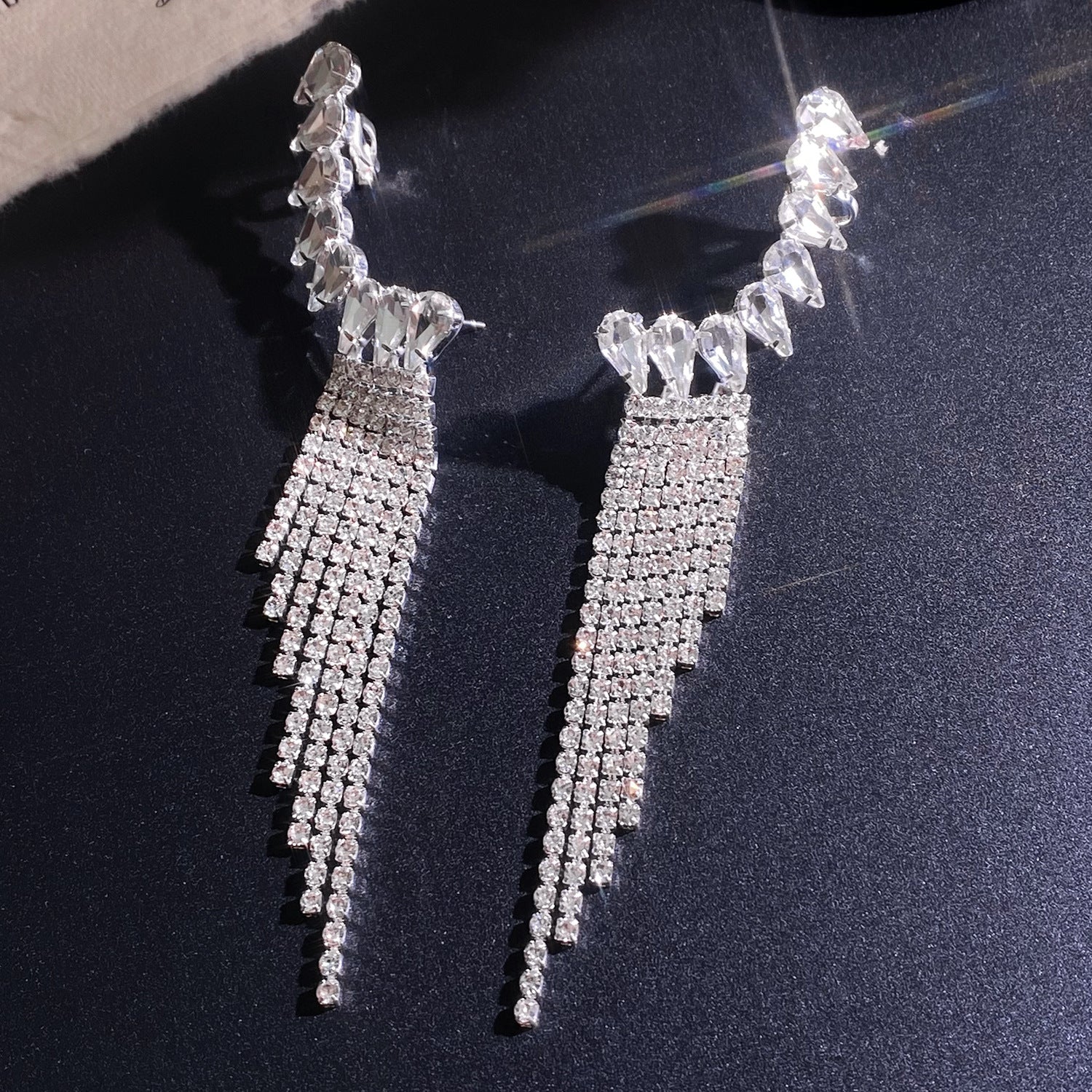 Wholesale  Exaggerated Fashion Women's Earrings Rhinestone Tassel Geometric Claw Chain Earrings