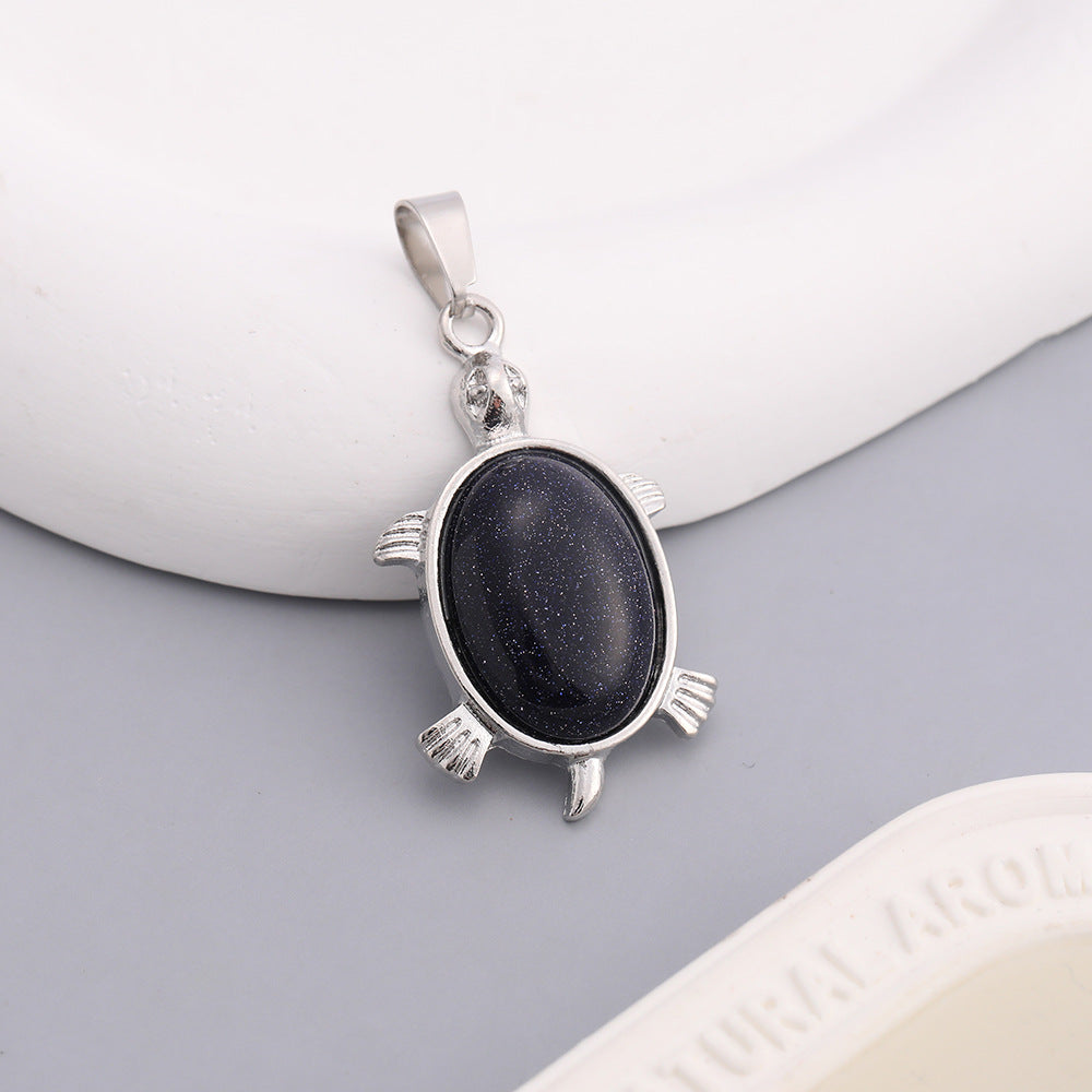 Wholesale Natural color crystal small turtle pendant