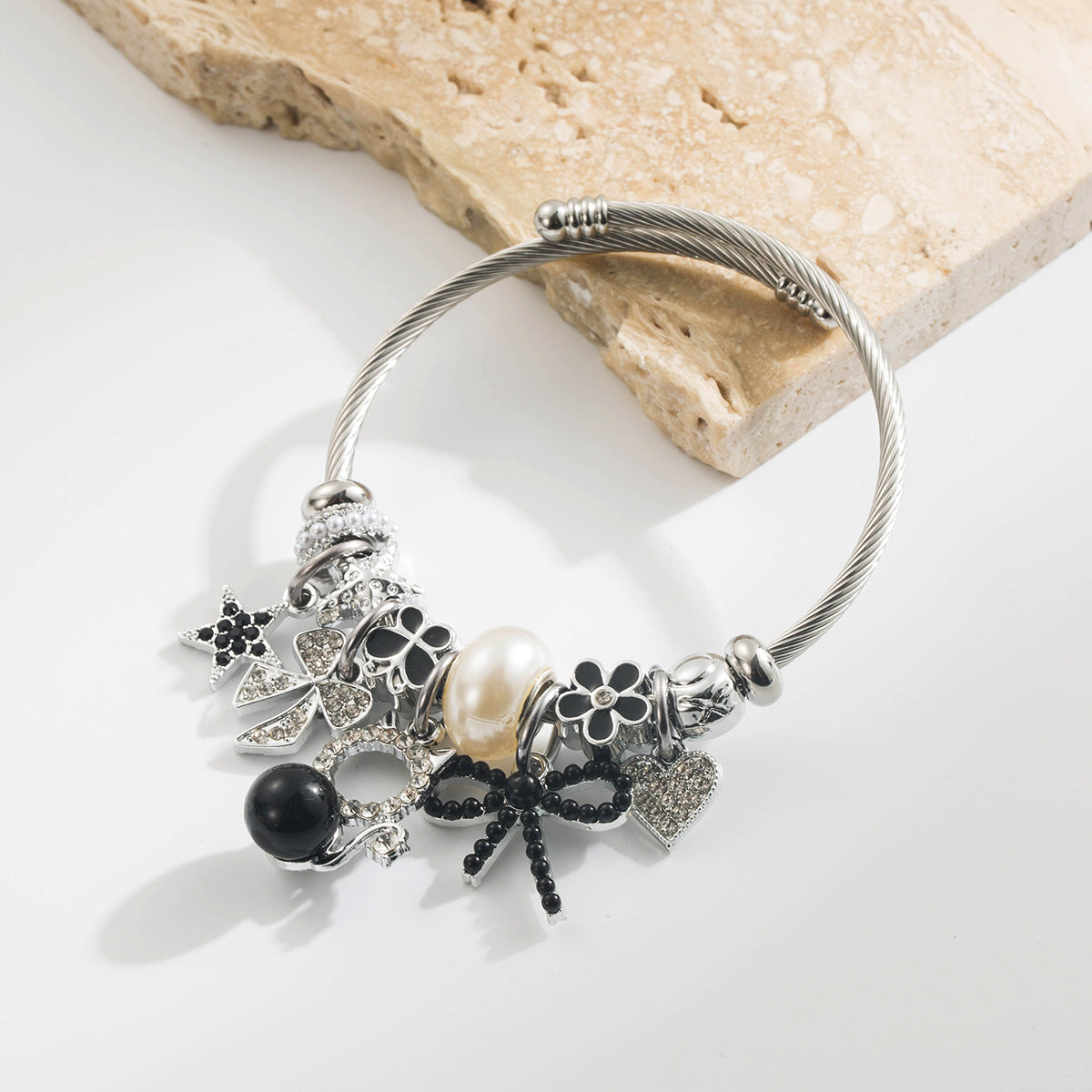 Wholesale Trendy Black Alloy Pearl Rhinestone Bow Star Pendant Charm Bracelet Jewelry Accessory Boutique Resale