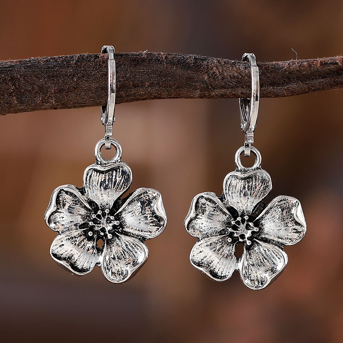 Wholesale Zinc Alloy Electroplated Retro Western Geometric Pendant Earrings Fashion Accessory