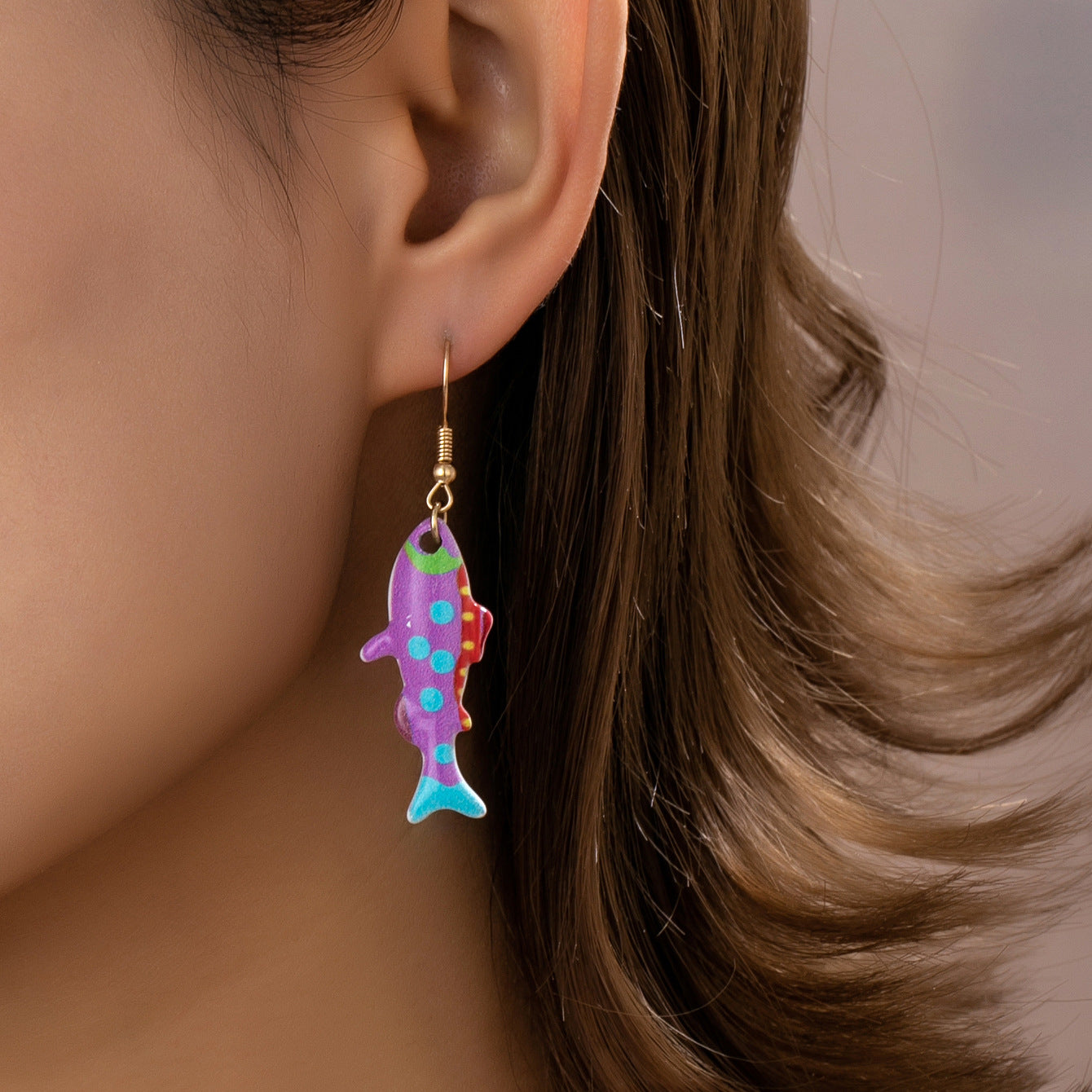 Wholesale Alloy Gold Plated Colorful Fish Pendant Drop Earrings For Women Beach Vacation Jewelry