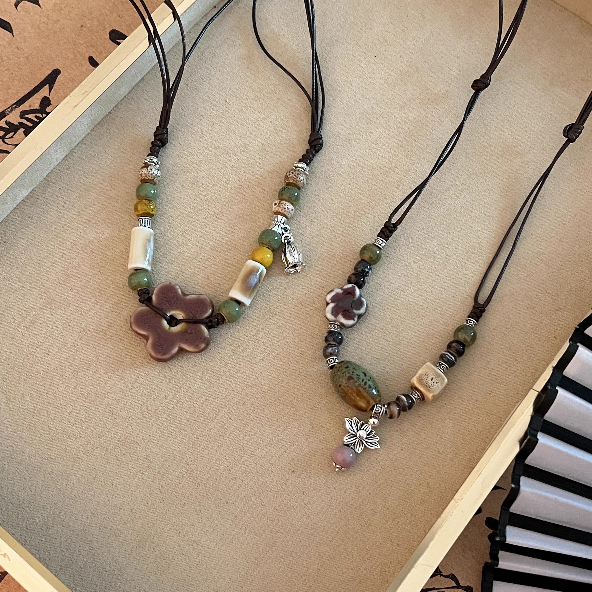 Wholesale Vintage Butterfly Necklace Sweater Chain Ceramic Flower Beaded Necklace ACC-NE-Miaosi015