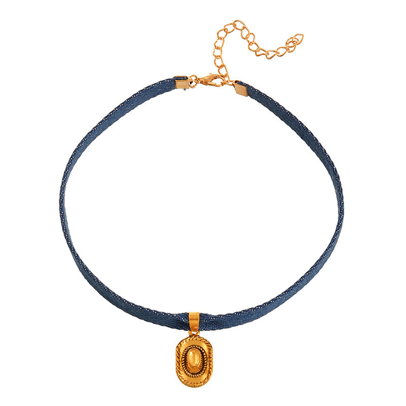 Wholesale retro gothic short velvet bull head pendant necklace