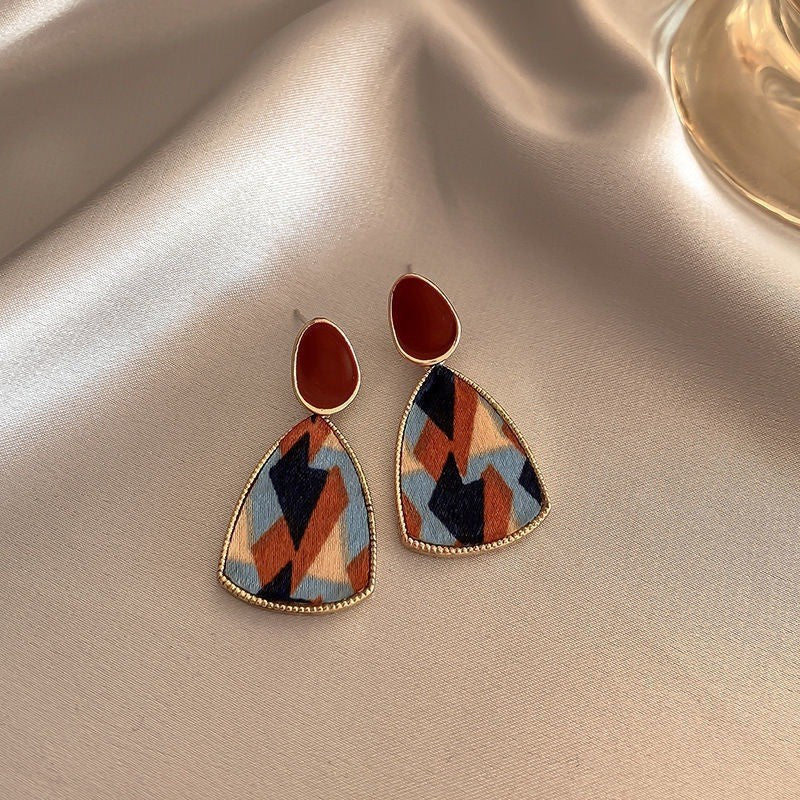 Wholesale Trendy Heart Shape Love Earrings in Burgundy Alloy - Boutique Accessory