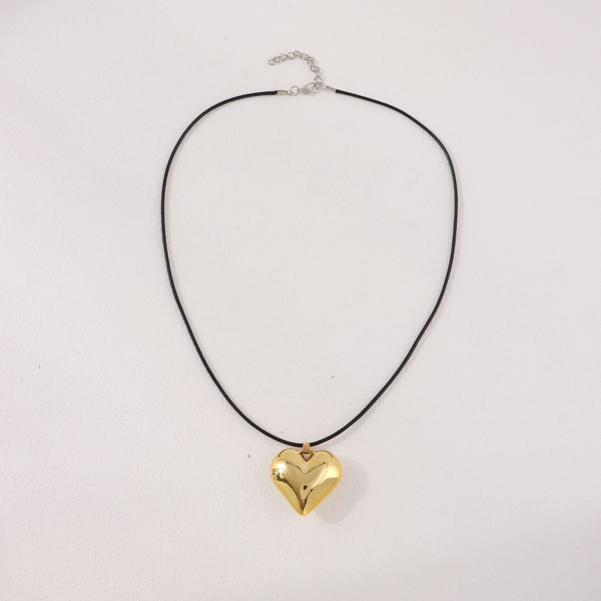 Wholesale Love Shaped Pendant Necklace Acrylic Clavicle Chain Choker Necklace ACC-NE-Yunh002