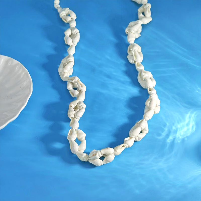 Wholesale Women's long natural shell snail beaded necklace