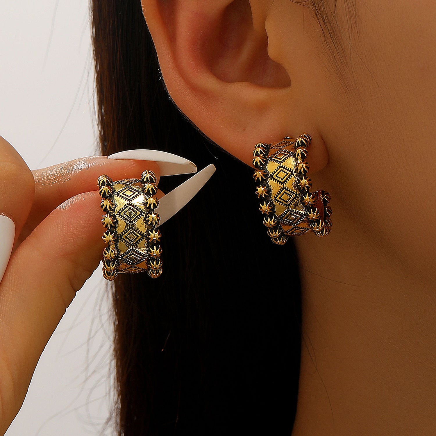 Wholesale Bohemian Ethnic Design Women S Earrings Retro Lace Floral Pattern In Antique Gold Stylish Fashion Accessory