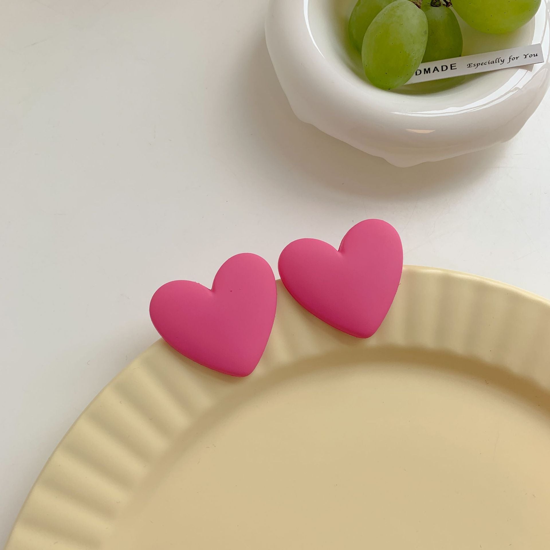 Wholesale spray painted candy color heart shaped acrylic earrings