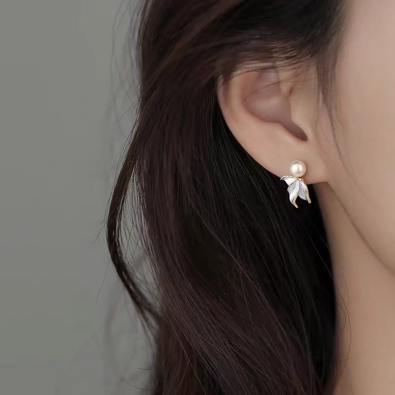 Wholesale Modern Faux Pearl Fishtail Earrings Jewelry Accessory Gift for Women