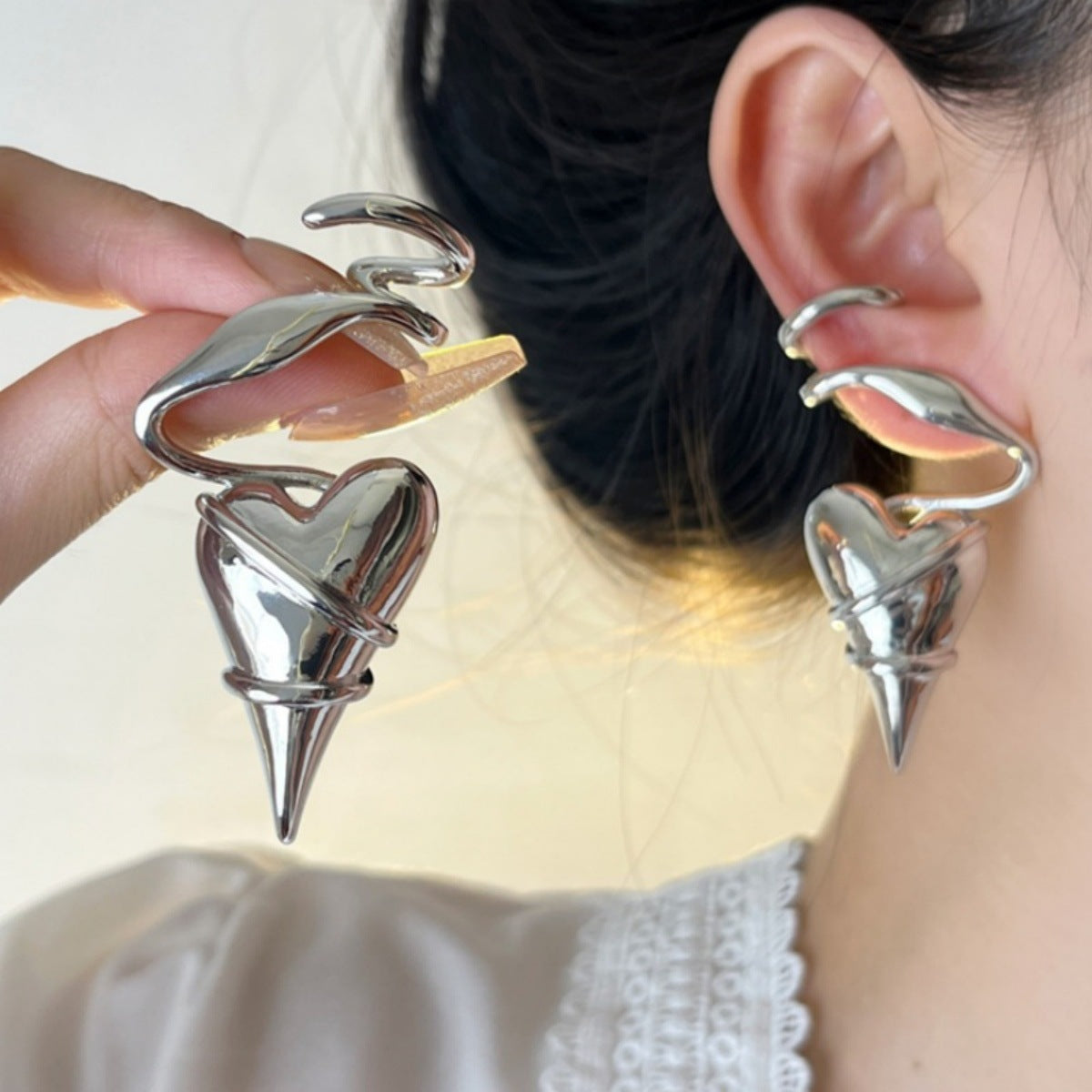 Wholesale Electroplated Geometric Heart Earrings for Women Trendy Jewelry Accessory Gift