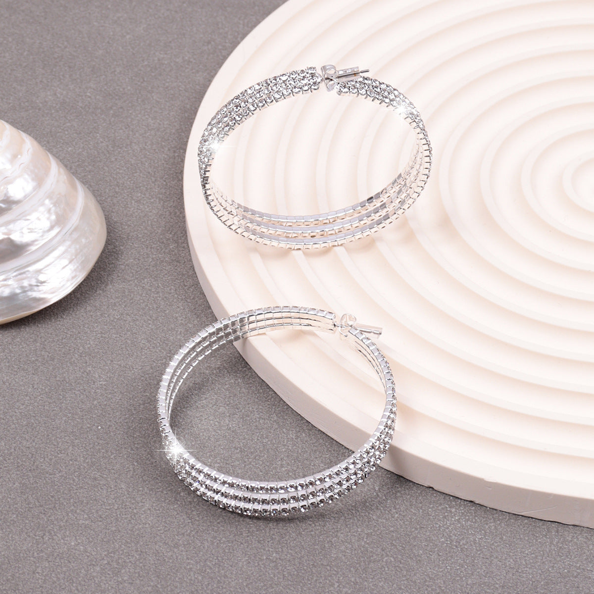 Wholesale  personalized earrings alloy Diamond-embedded craft popular round big earrings