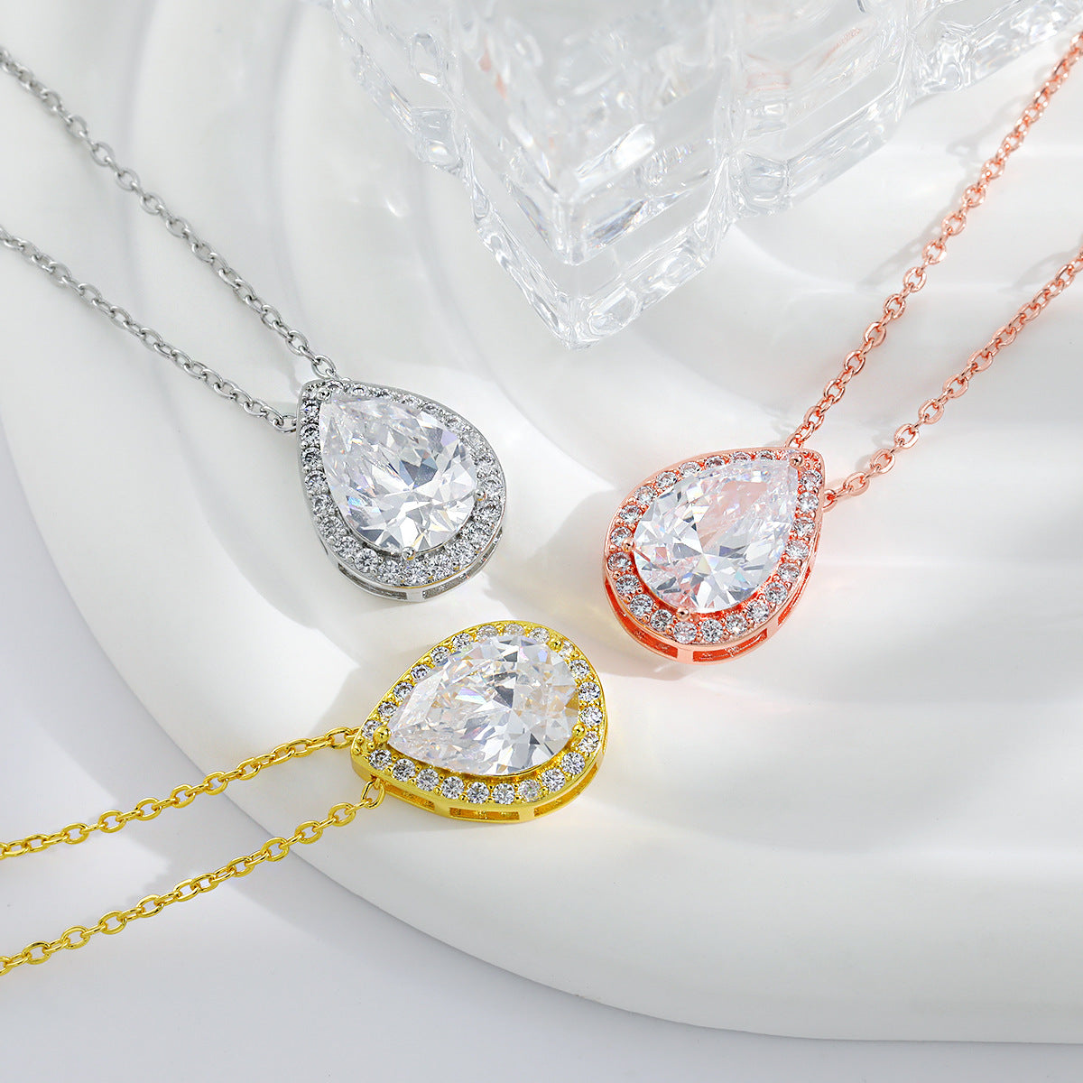 Wholesale Diamond-set pear-shaped zircon necklace