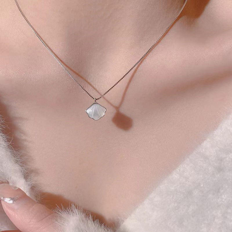 Wholesale shell light luxury clavicle chain