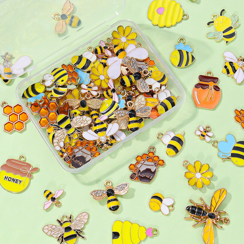 Wholesale 10pcs/pack  Alloy Oil Dripping Cartoon Bee Animal DIY Earrings Keychain Pendant Jewelry Accessories Bag Pendant