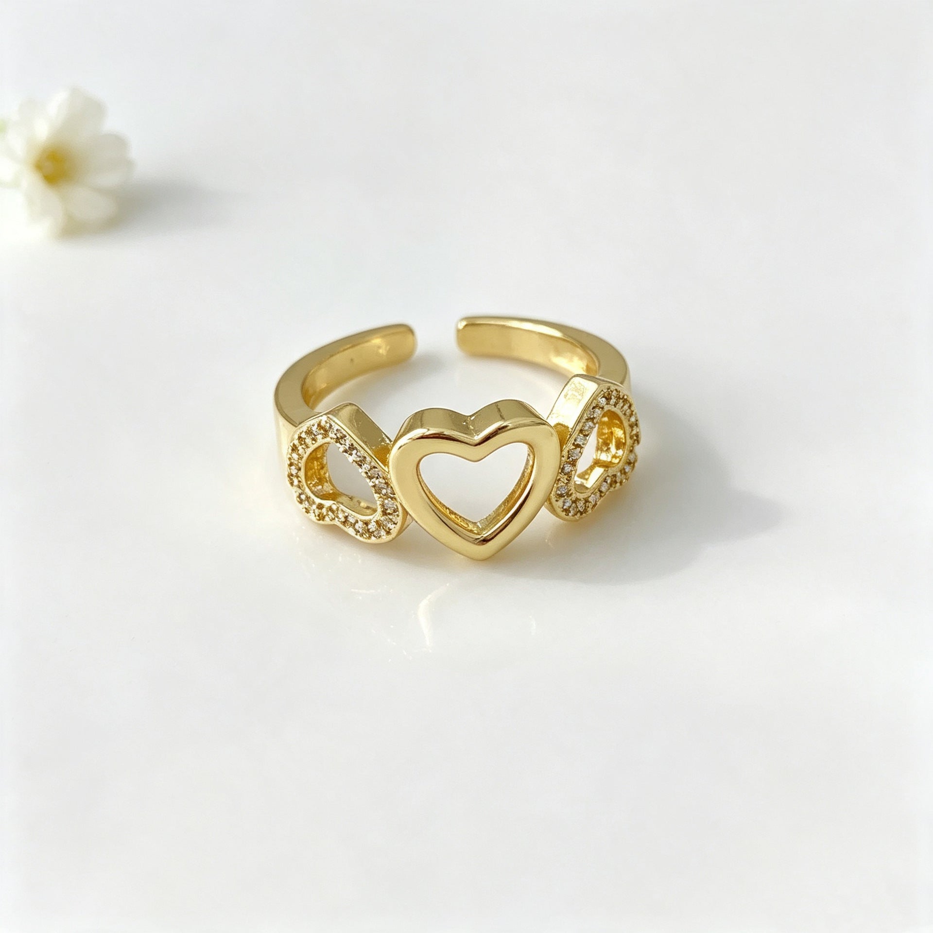 Wholesale Heart Cutout Open Ring 18K Gold Plated Zircon Adjustable Ring Fashion Accessory Gift