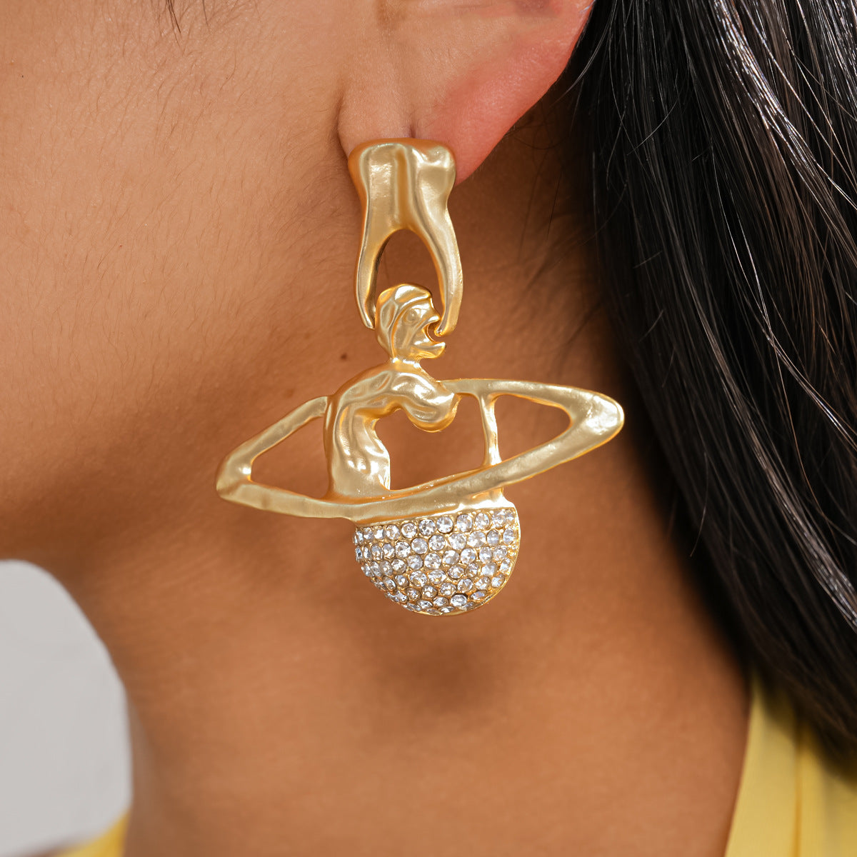 Wholesale Trendy Saturn Star Stud Earrings,  Rhinestone Inlaid Alloy Pierced Earrings for Women,  Fashion Jewelry Gift