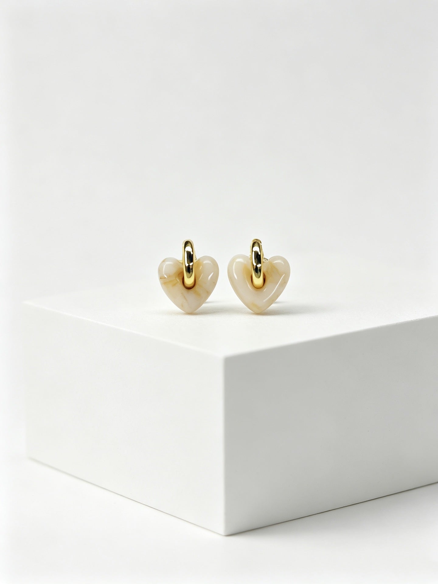 Wholesale Korean Style Acrylic Heart Earrings And Ear Cuffs For Women Trendy Party Jewelry Accessory