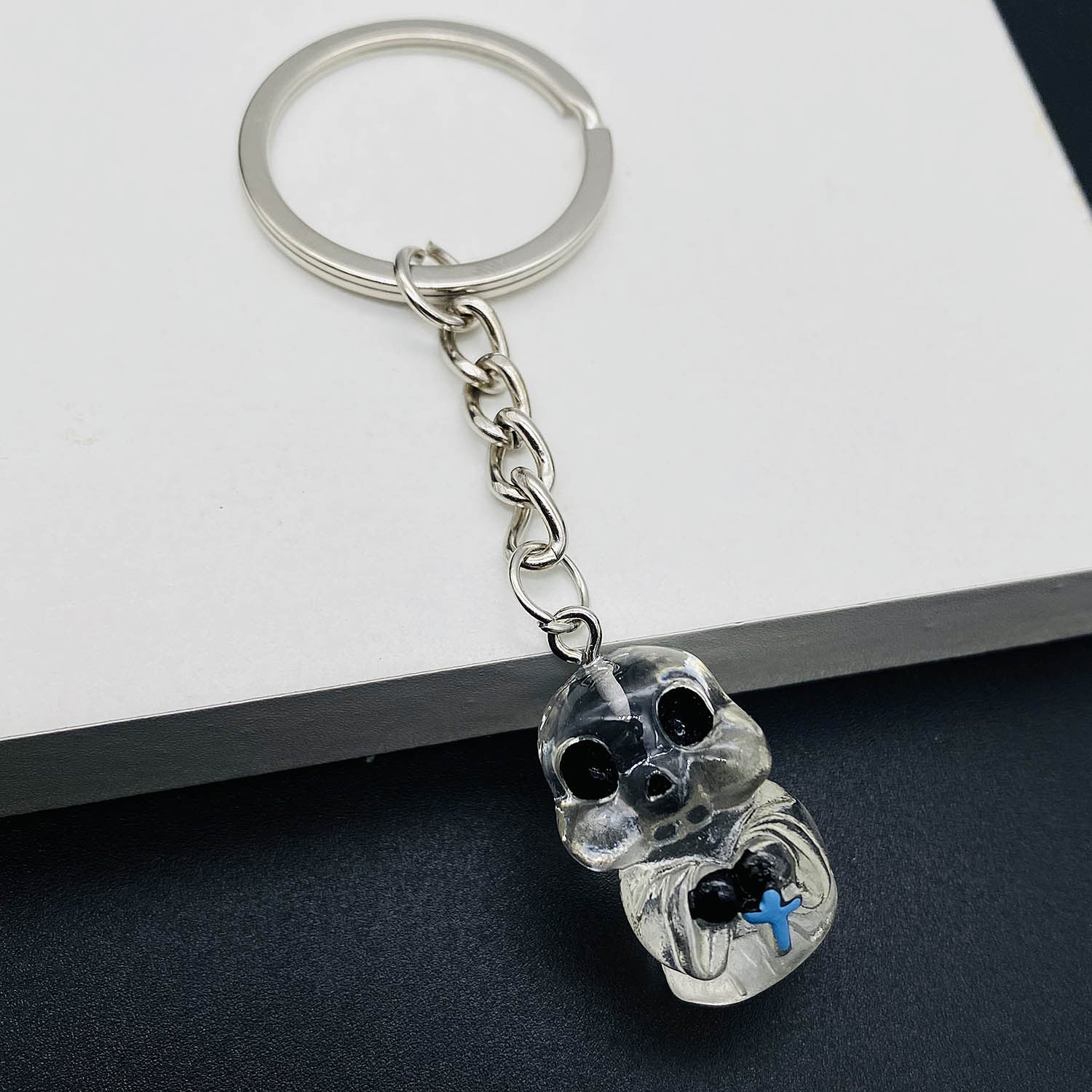 Wholesale  Resin Keychain with Ghost Coffin Pumpkin Design,  Trendy Car Key Accessory for Bags and Backpacks