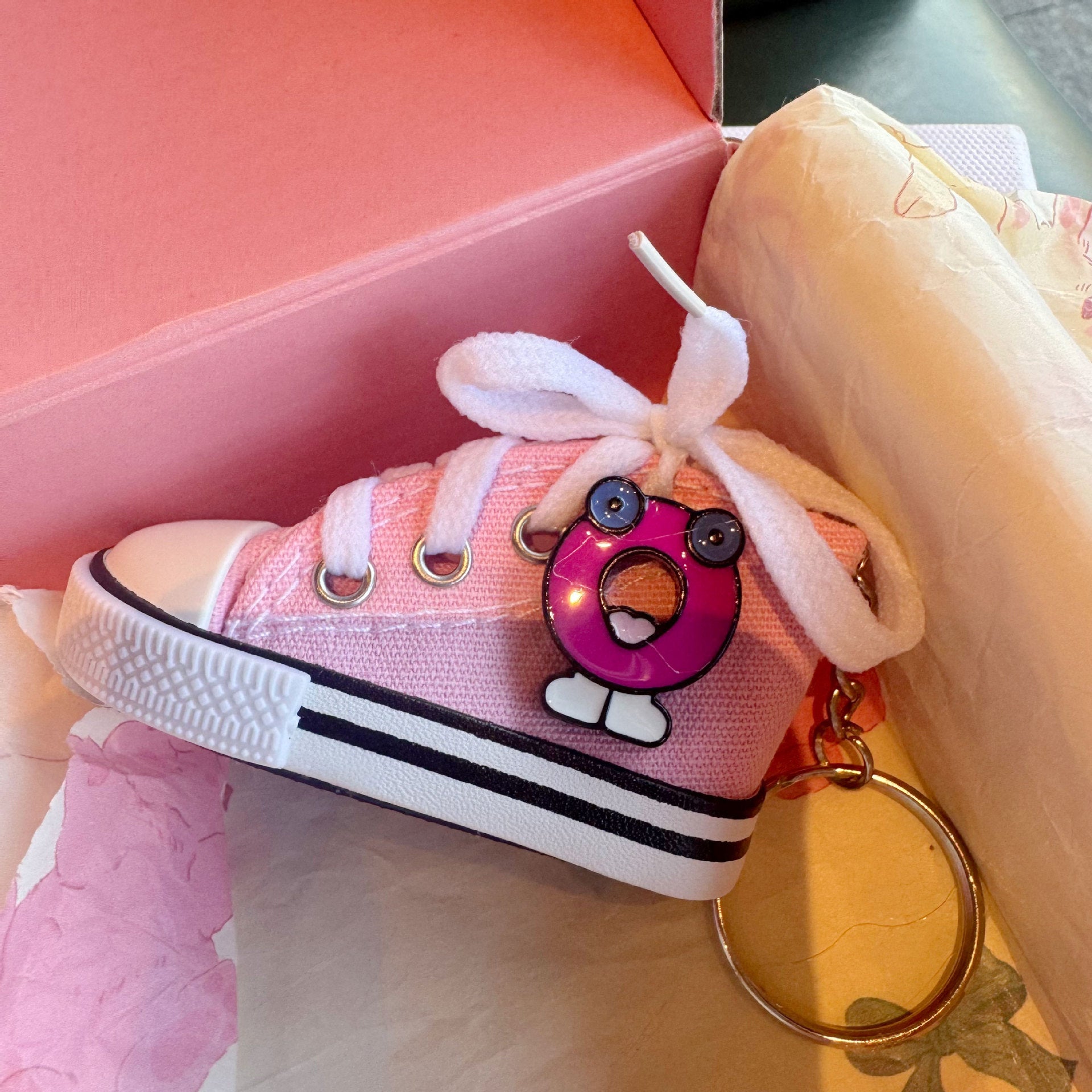 Wholesale Creative letter canvas shoe keychain