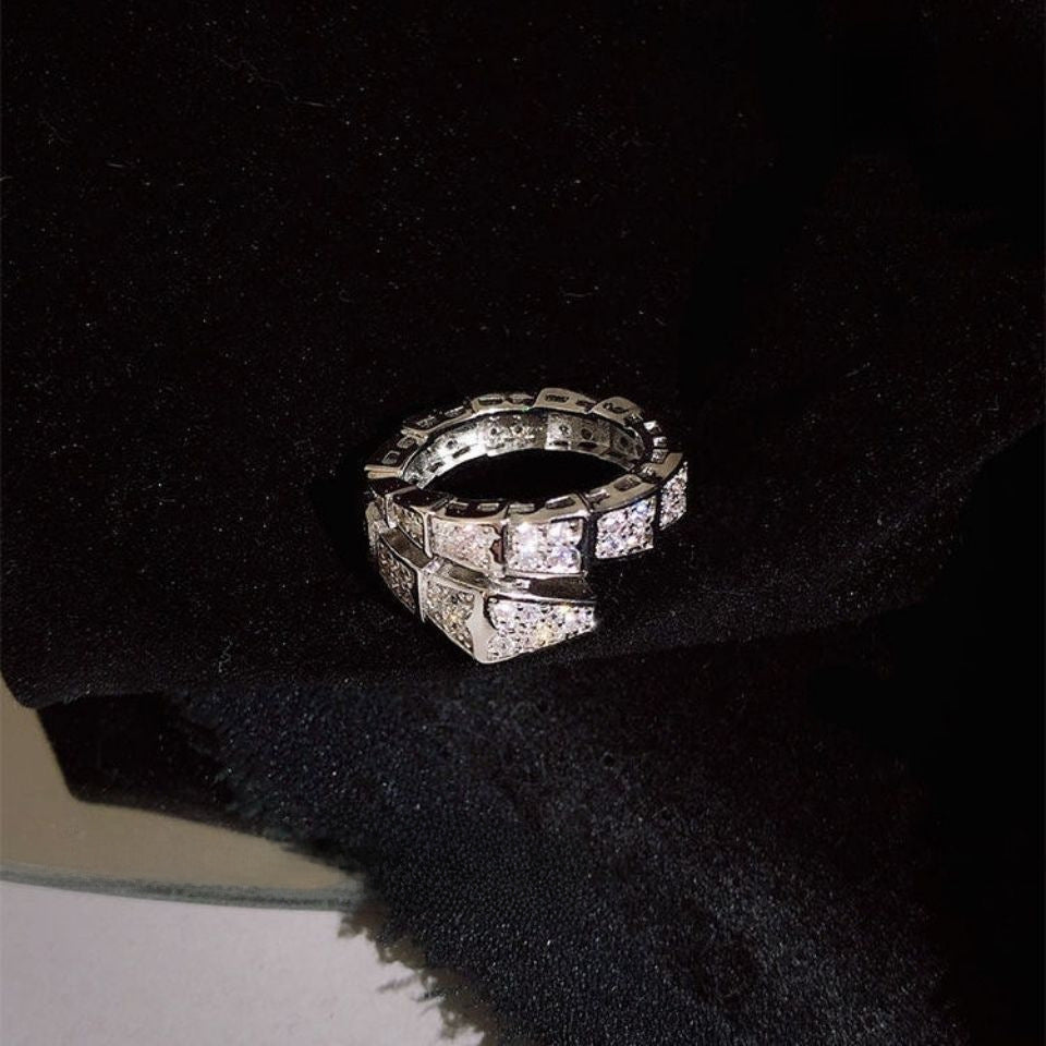 Wholesale light luxury snake bone ring