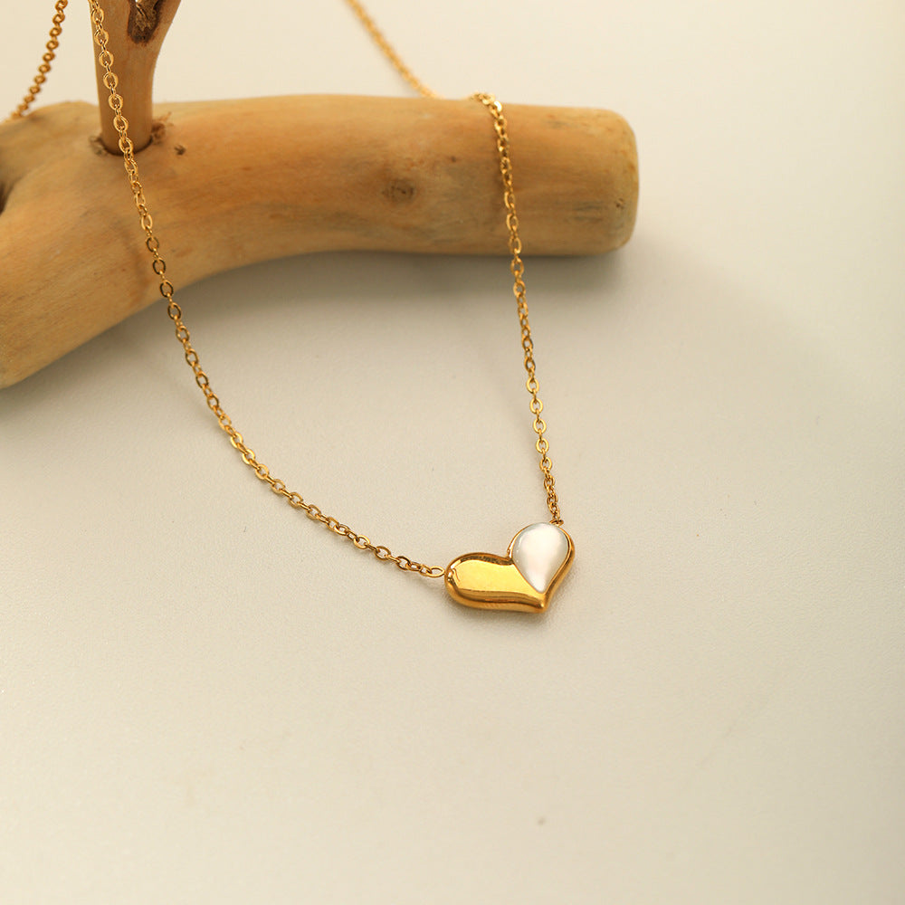 Wholesale  light luxury love heart necklace  stainless steel jewelry