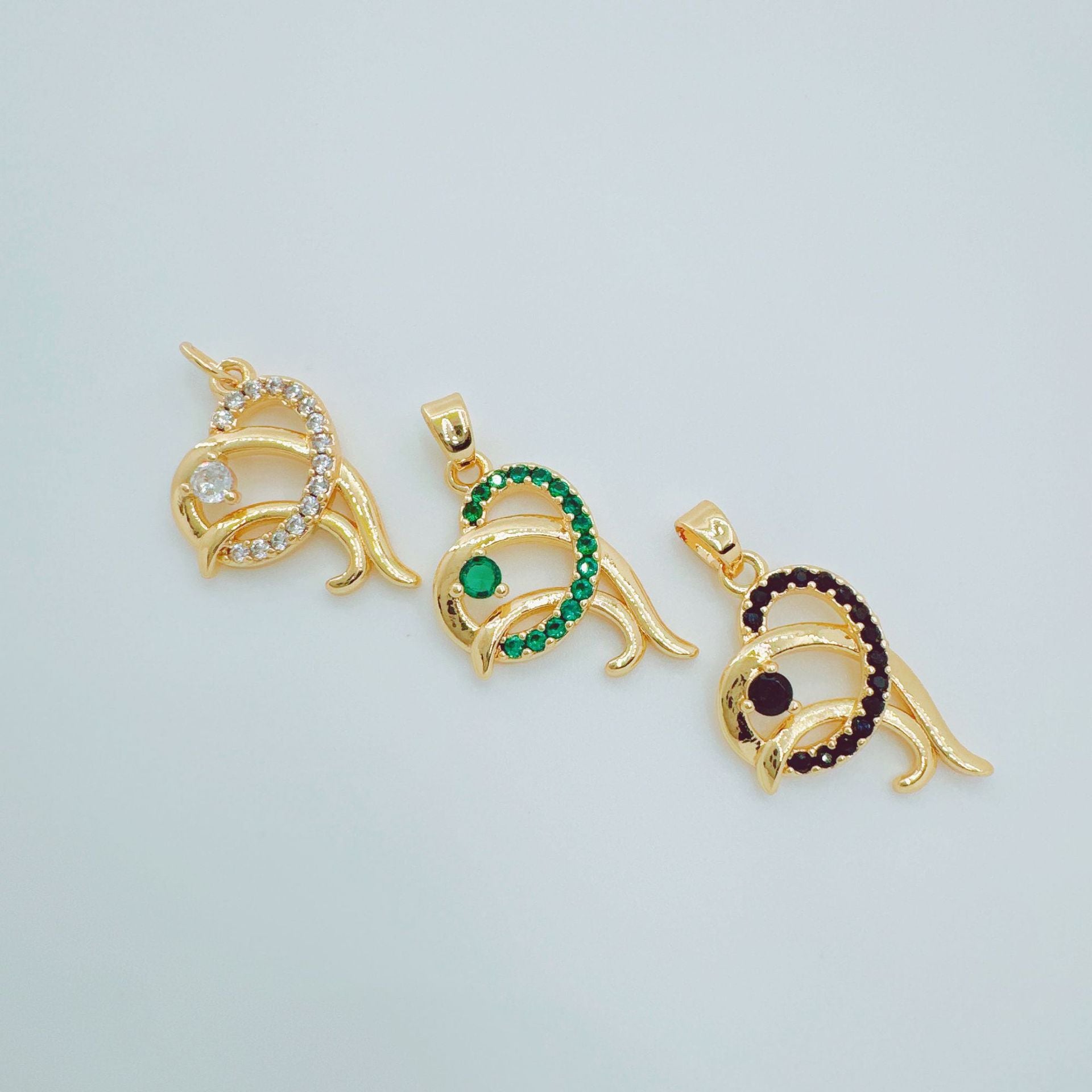 Wholesale Trendy Ocean Dolphin Fish Pendant Necklace Gold Plated Copper Cubic Zirconia Jewelry Accessory