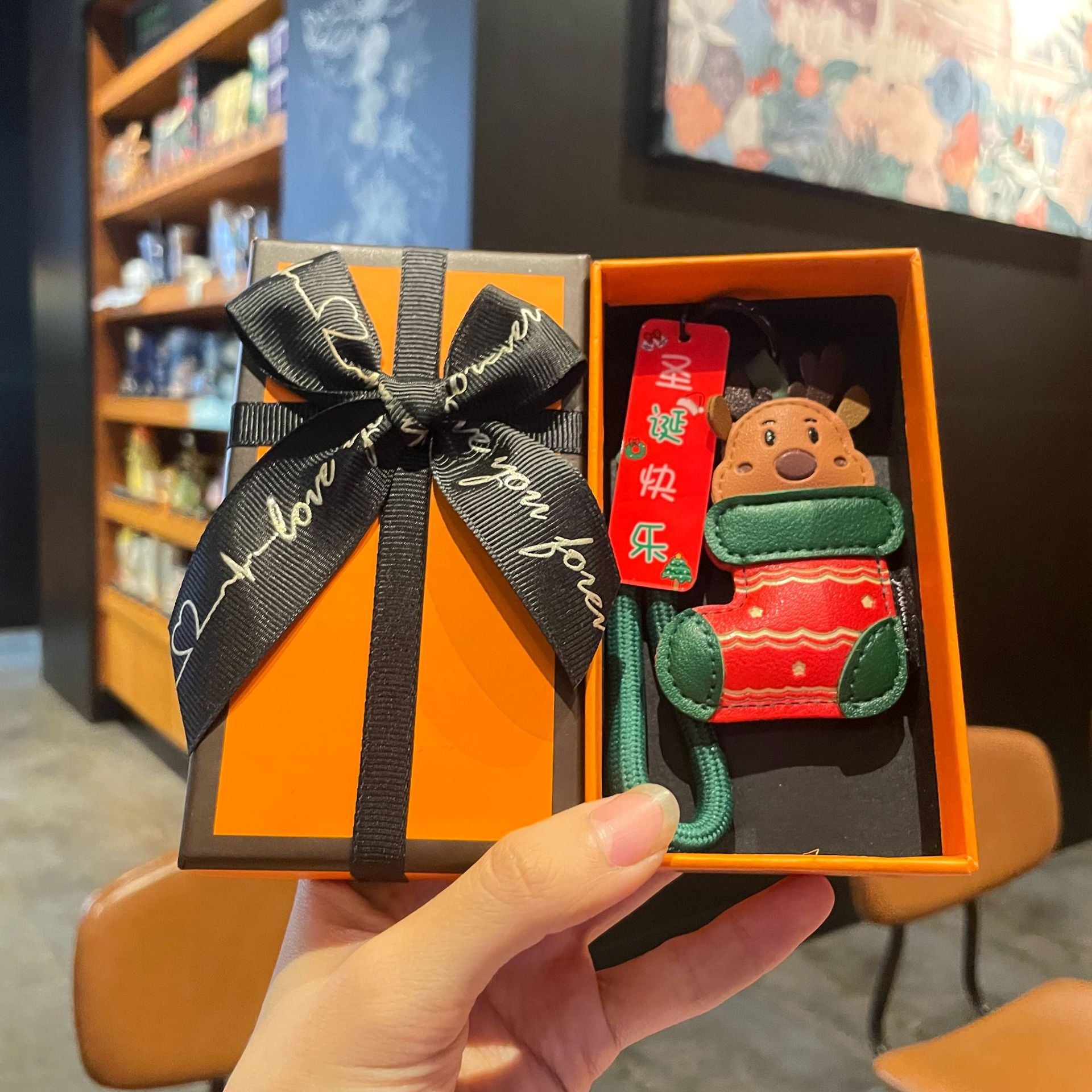 Wholesale Christmas decoration leather  keychain cute cartoon exquisite keychain