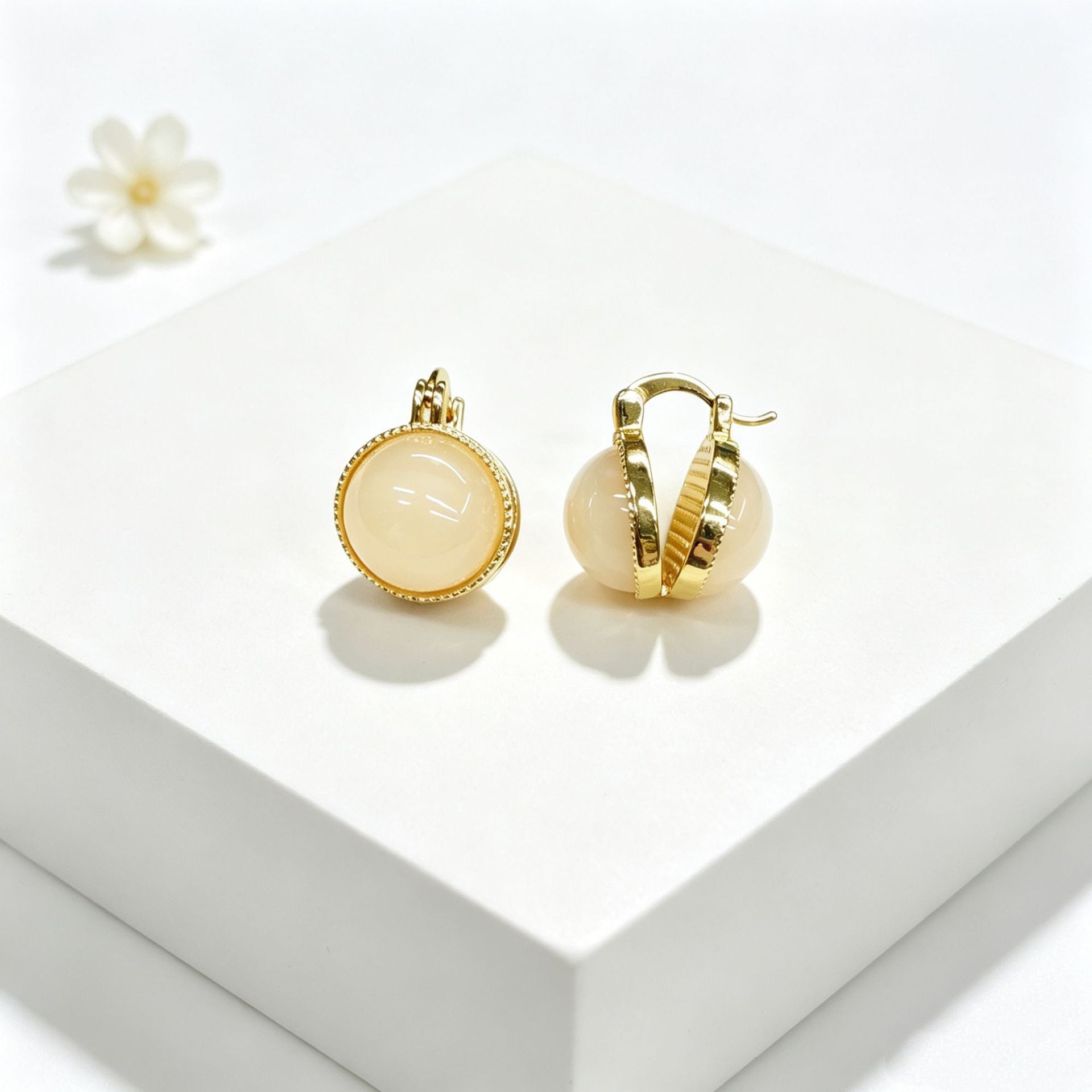 Wholesale 18K Gold Plated Copper Faux Jade Acrylic Clip Earrings French Style Women Party Jewelry Accessory Boutique Resale Gift