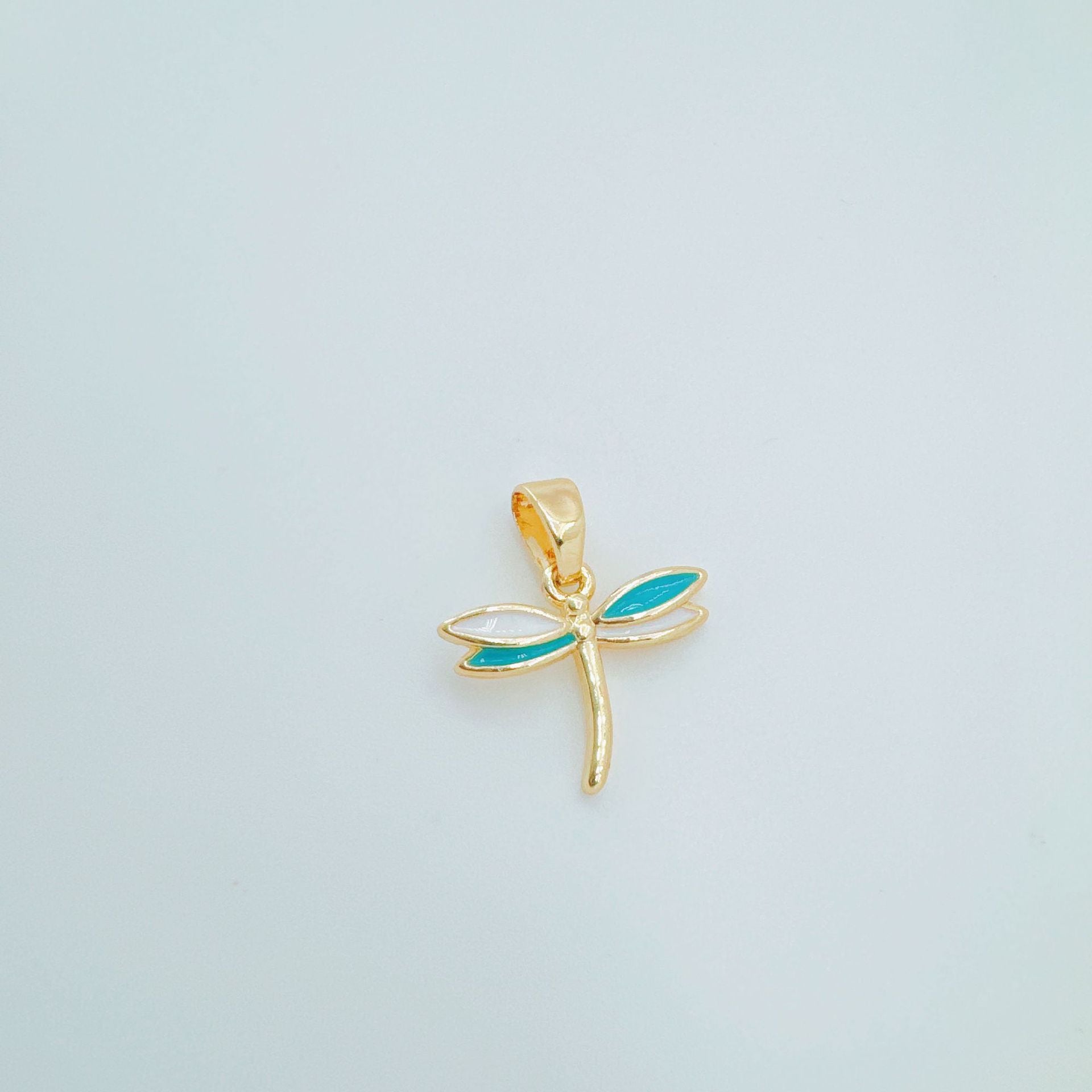 Wholesale Stylish Dragonfly Flower Pendant Necklace Copper Plated Gold Tone Jewelry Accessory for Everyday Wear