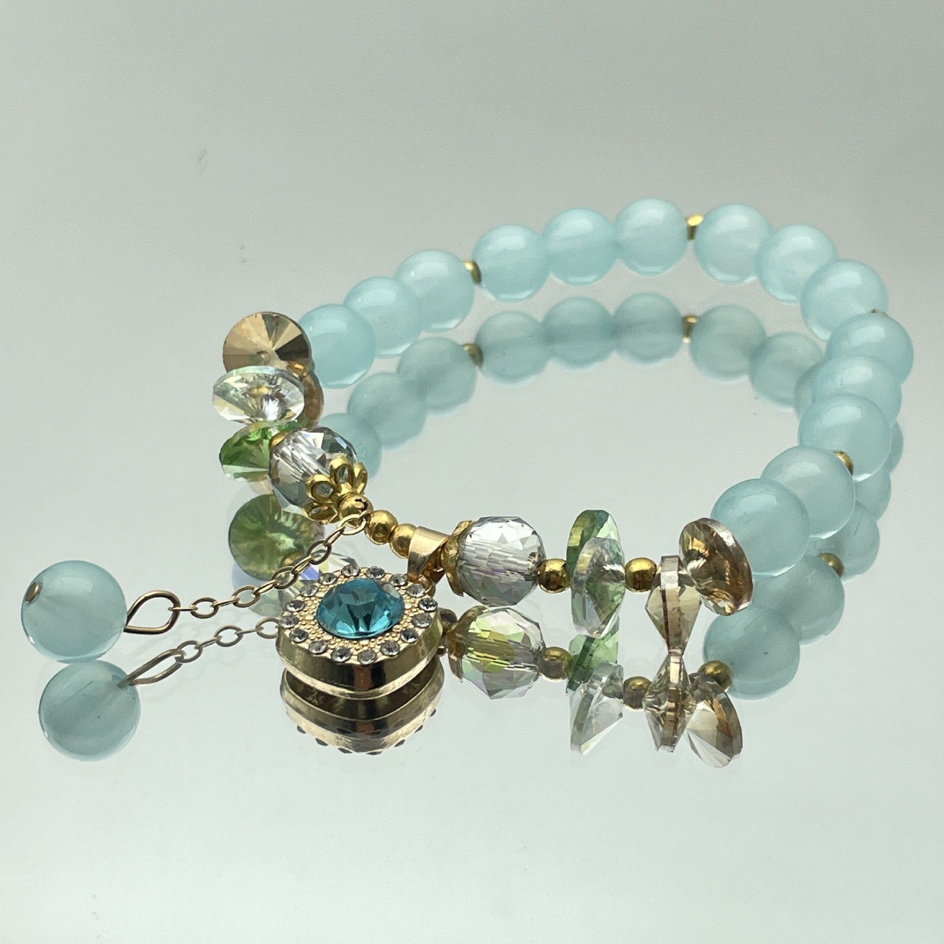 Wholesale Glass Crystal Bead Bracelet Fashion Accessory for Resale