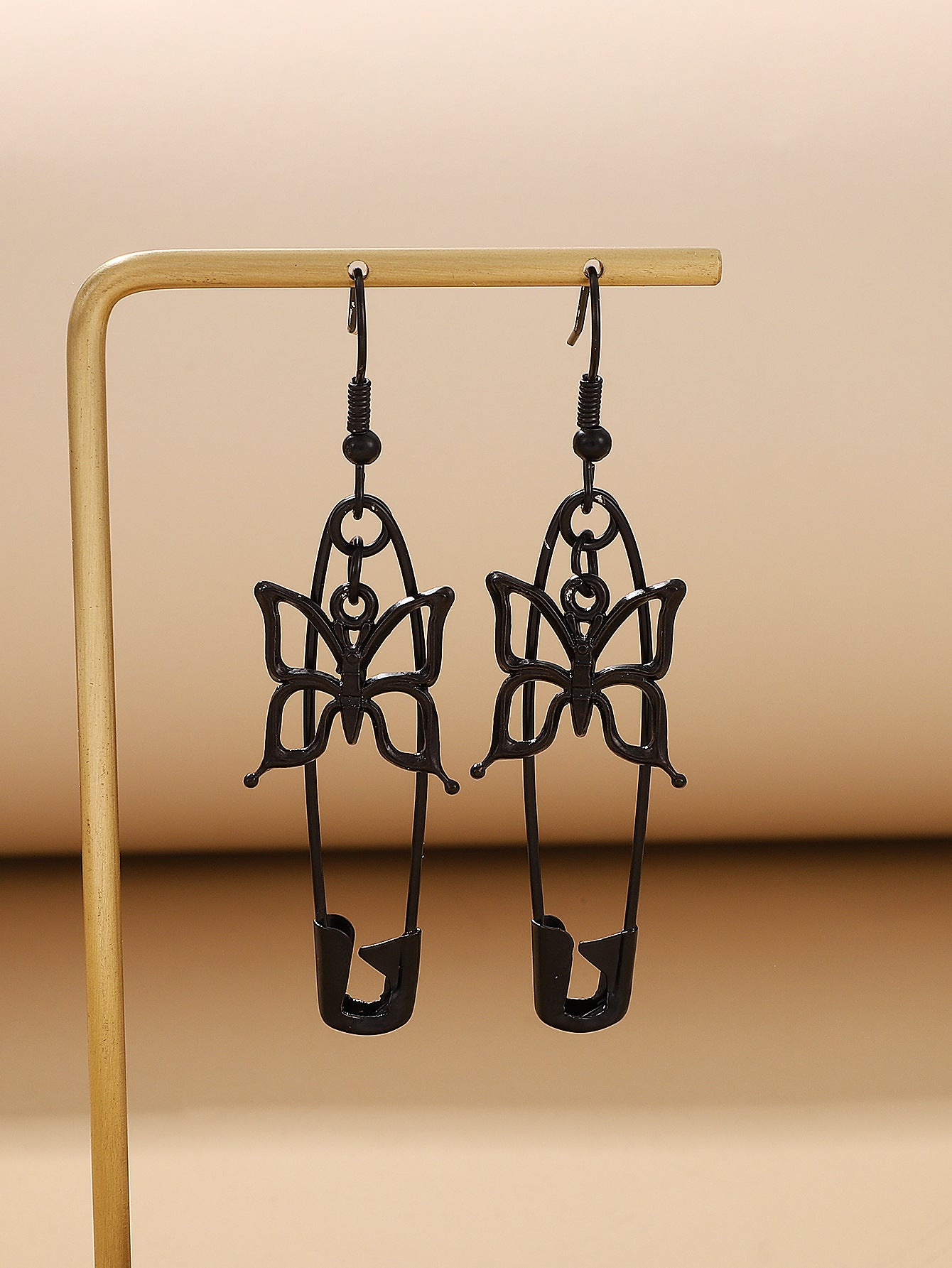 Wholesale Creative Pin Necklace  Clavicle Chain