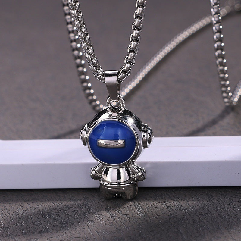 Wholesale Alloy Astronaut Pendant Necklace Cartoon Spaceman Fashion Jewelry Accessory for Men Women