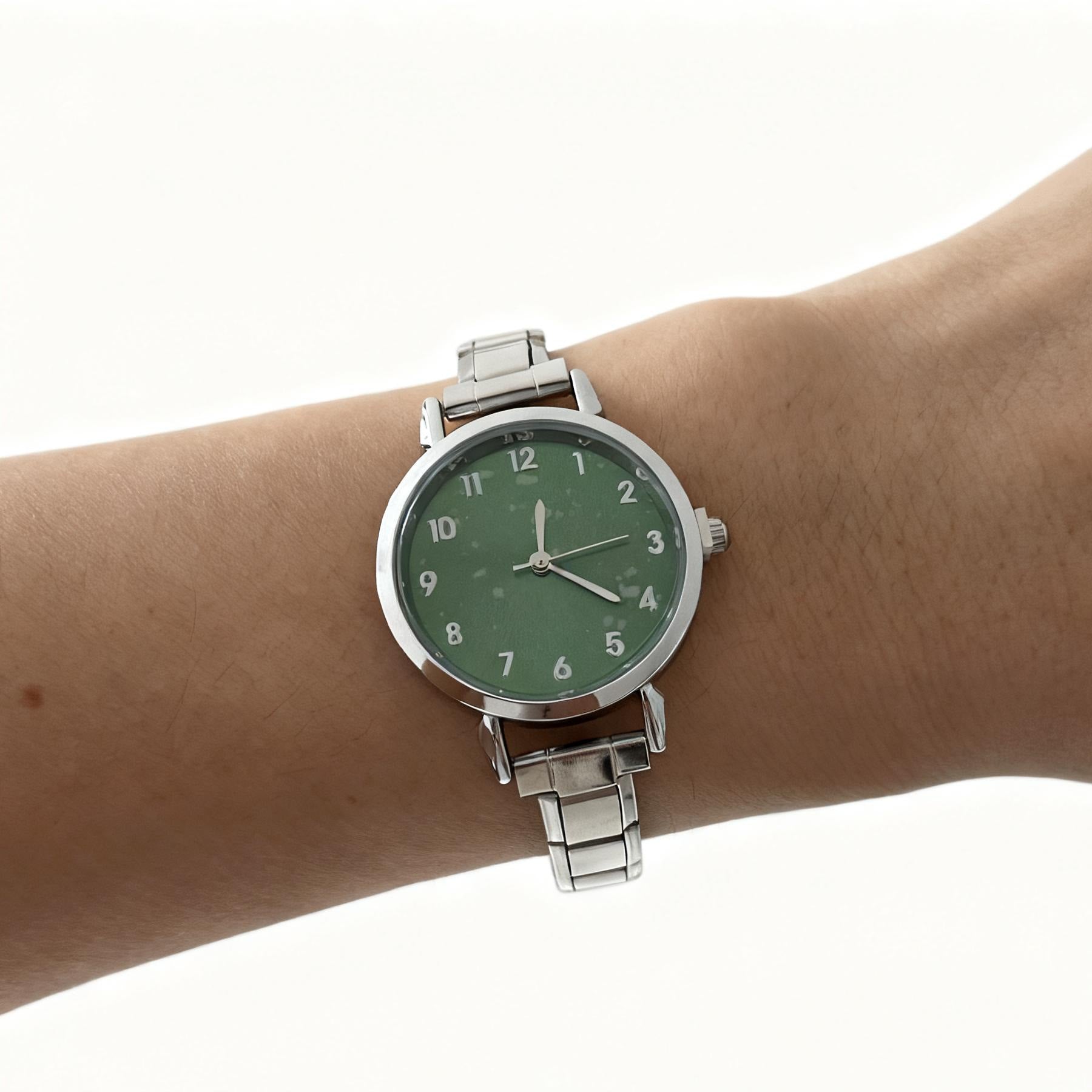 Wholesale  elegant steel strap wristwatch