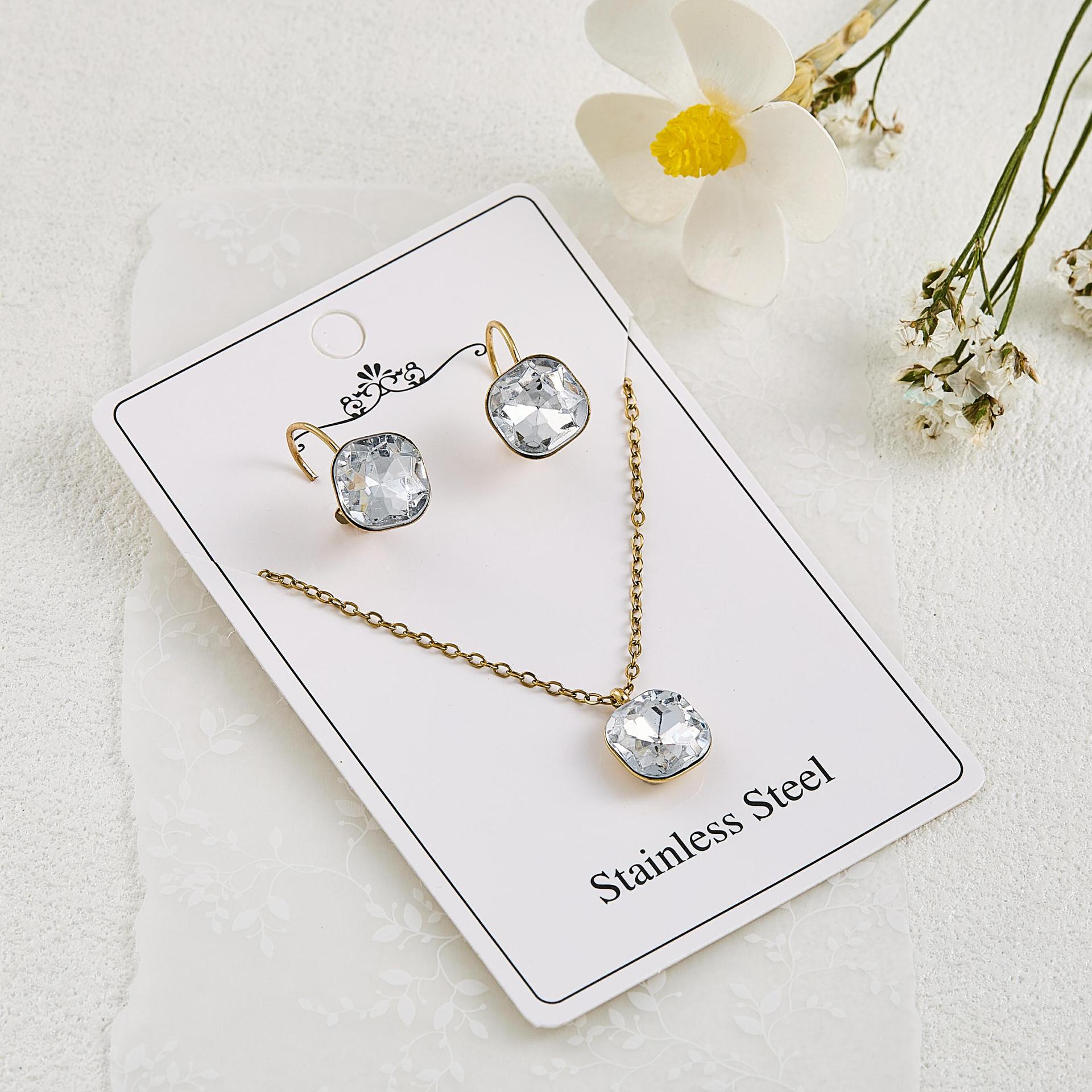 Wholesale Simple Nature Design Clavicle Chain Pendant Necklace Stainless Steel Electroplated Boutique Resale Gift