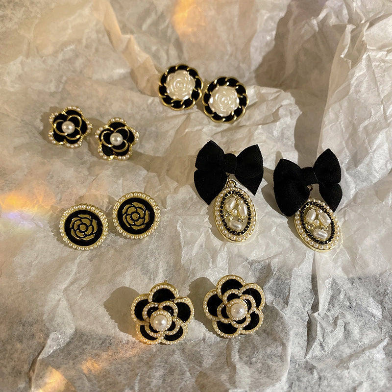 Wholesale Black Camellia Pearl Earrings