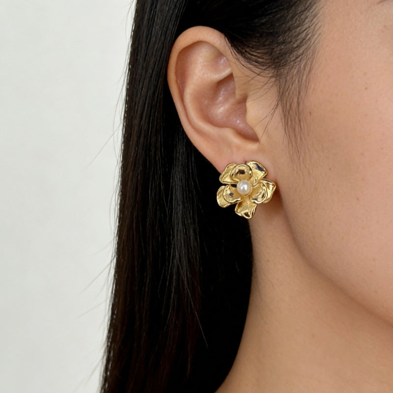 Wholesale Gold Cat' s Eye Stone Stainless Steel Earrings,  Vintage Exaggerated Ear Jewelry,  Light Luxury High-End Retro Floral Pearl Stud Earrings for Women