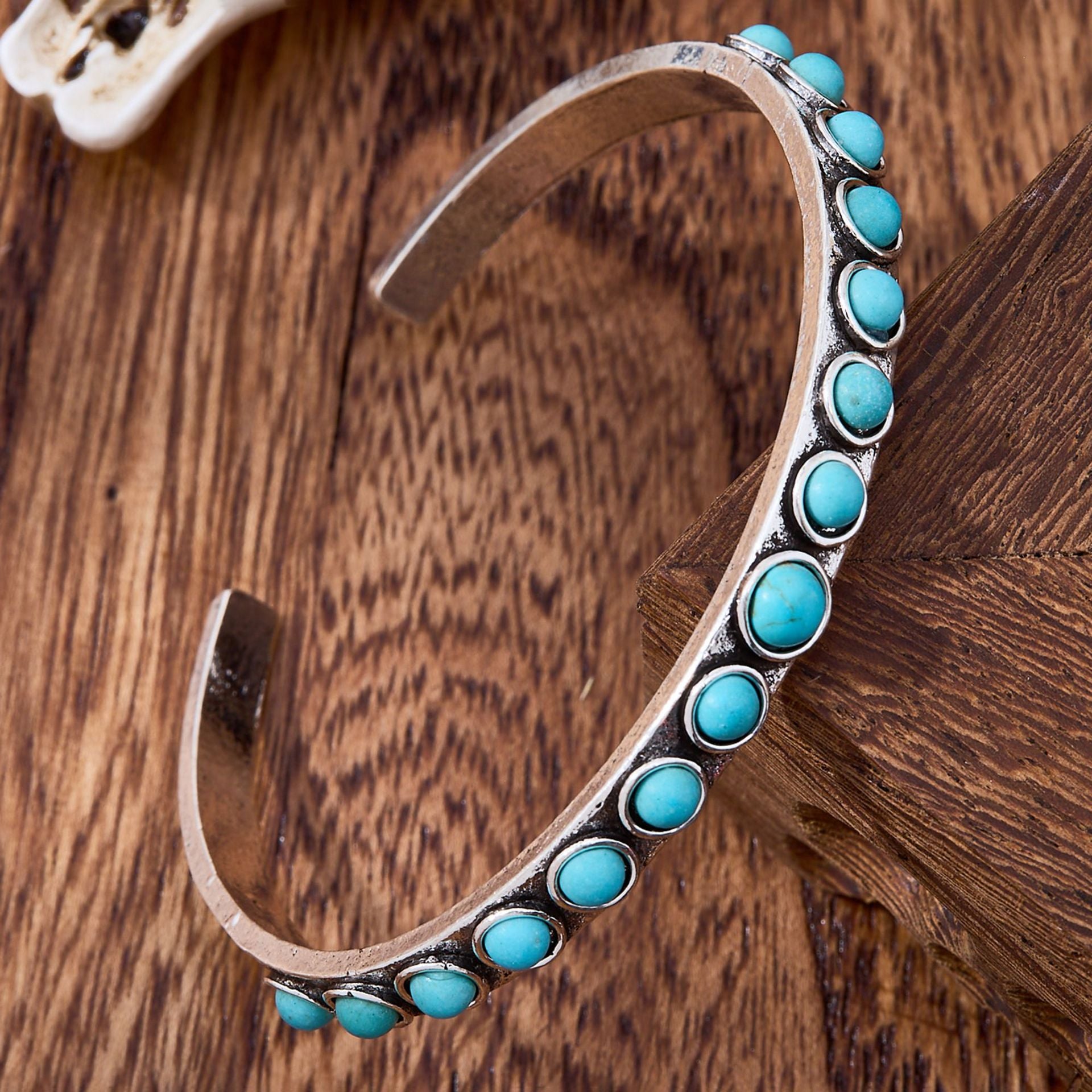 Wholesale Bohemian Retro Open Turquoise Bracelet,  Electroplated Alloy Jewelry Accessory
