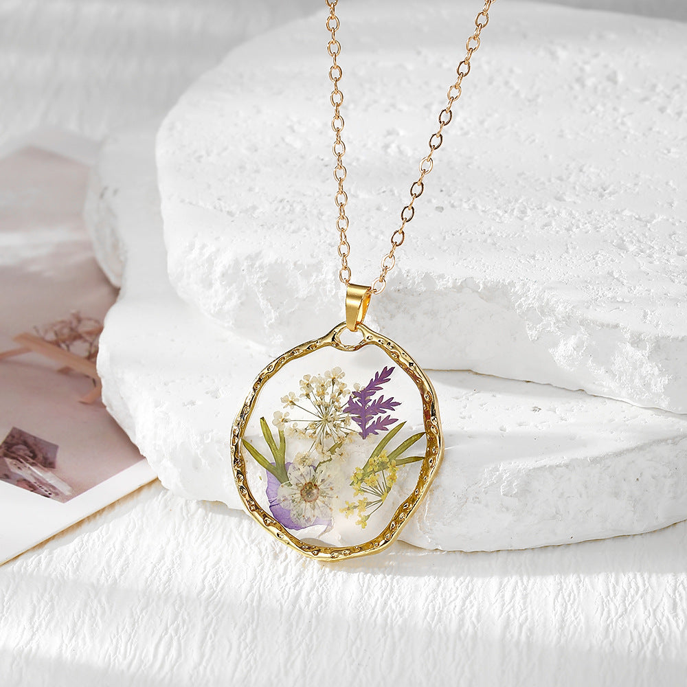 Wholesale Bohemian Dried Flower Clear Resin Pendant Necklace Colorful Flower Collarbone Chain Jewelry Accessory Gift