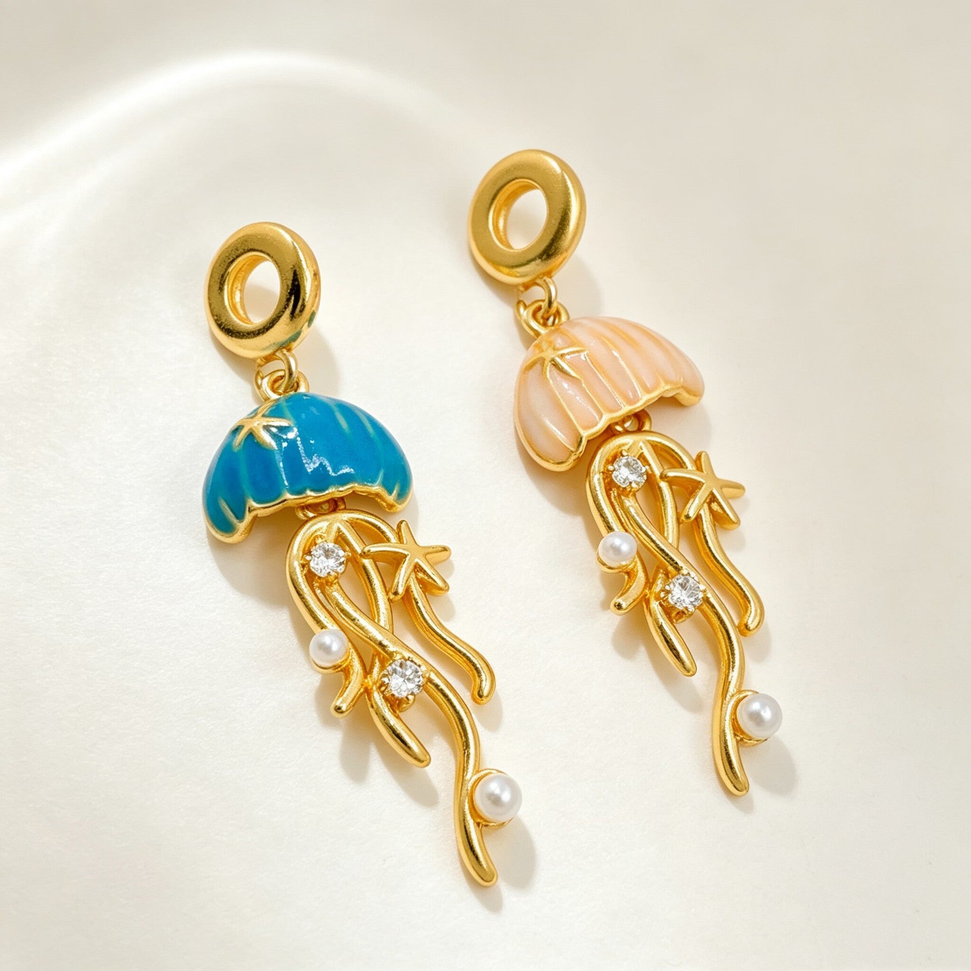 Wholesale Trendy Jellyfish Pendant Necklace Gold Plated Fashion Accessory