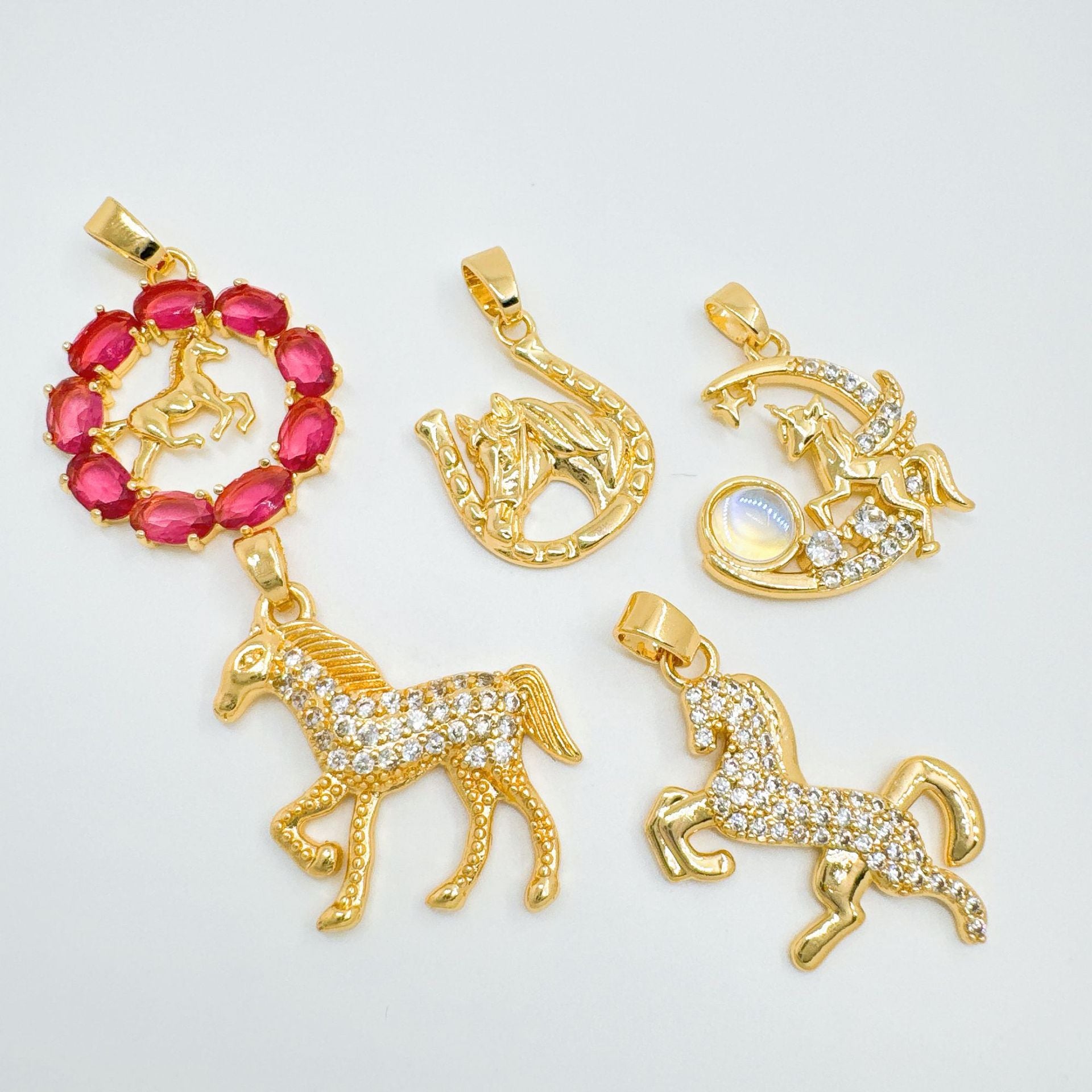 Wholesale Zodiac Horse Pendant Necklace Gold Plated Copper Light Luxury Jewelry Accessory Boutique Resale Gift