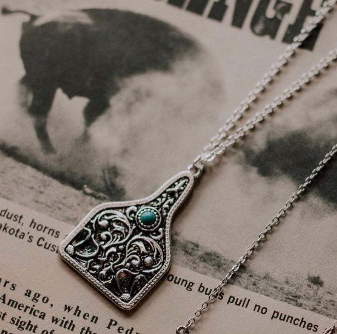 Wholesale Geometric Retro Carved Turquoise Pendant Necklace