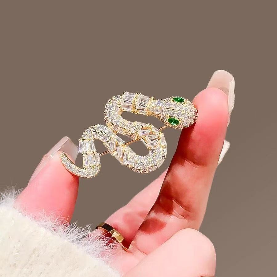 Wholesale  Luxury Green Eyes Snake Brooch