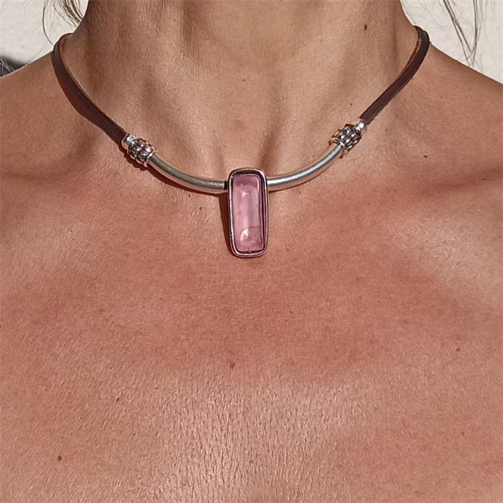 Wholesale Sweet Cool Square Rhinestone Resin Pendant Choker Necklace Minimalist Fashion Jewelry Gift