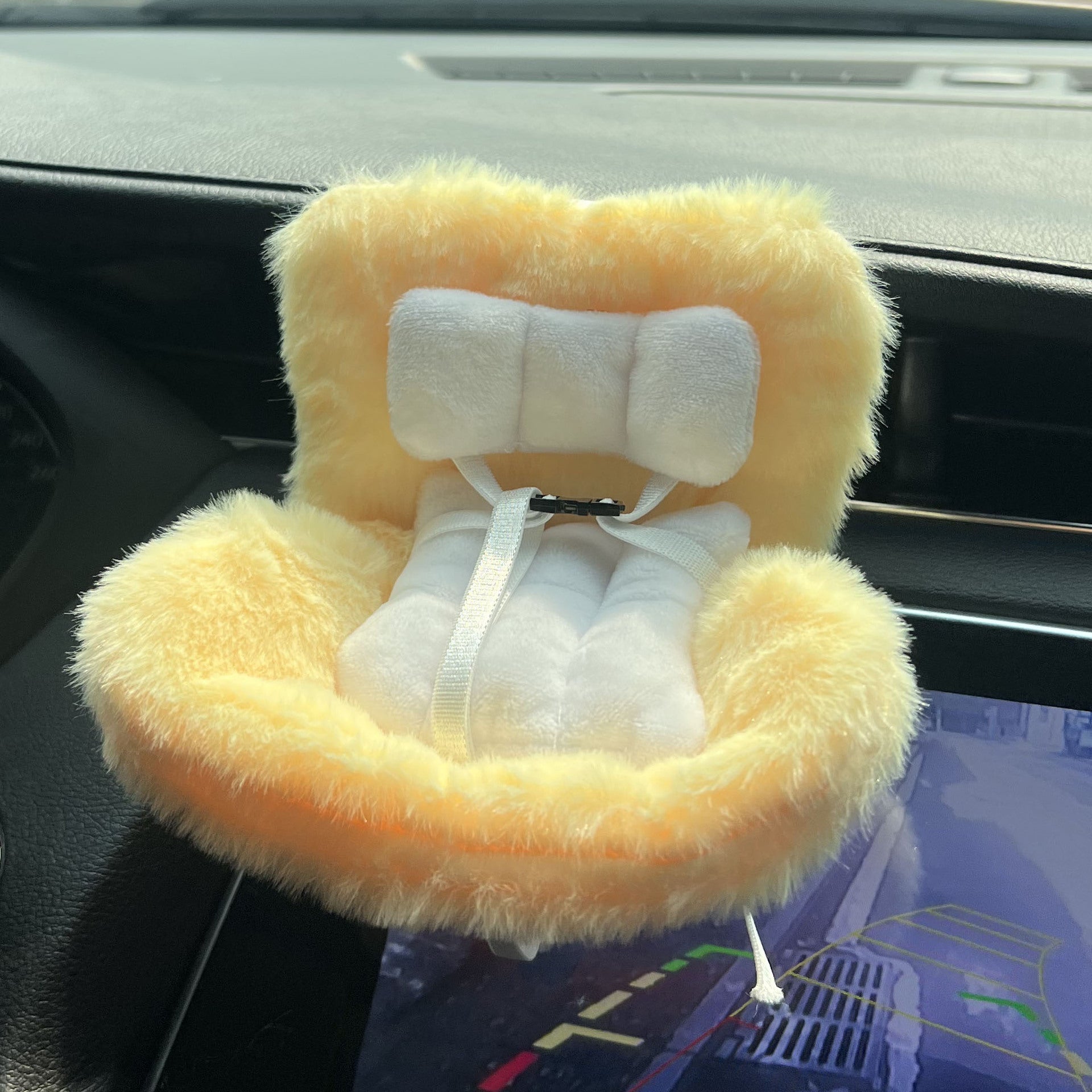 Wholesale Cartoon toy safety seat car ornaments